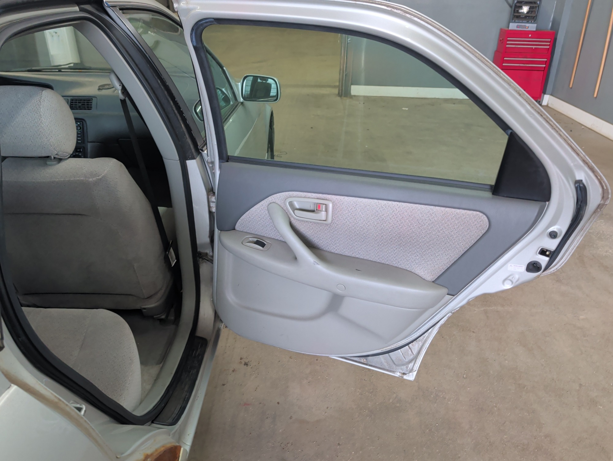 2001 toyota camry le-v6 with 106892 miles for sale near elk-river, minnesota 106458_30_pass_rear_door_panel.jpg