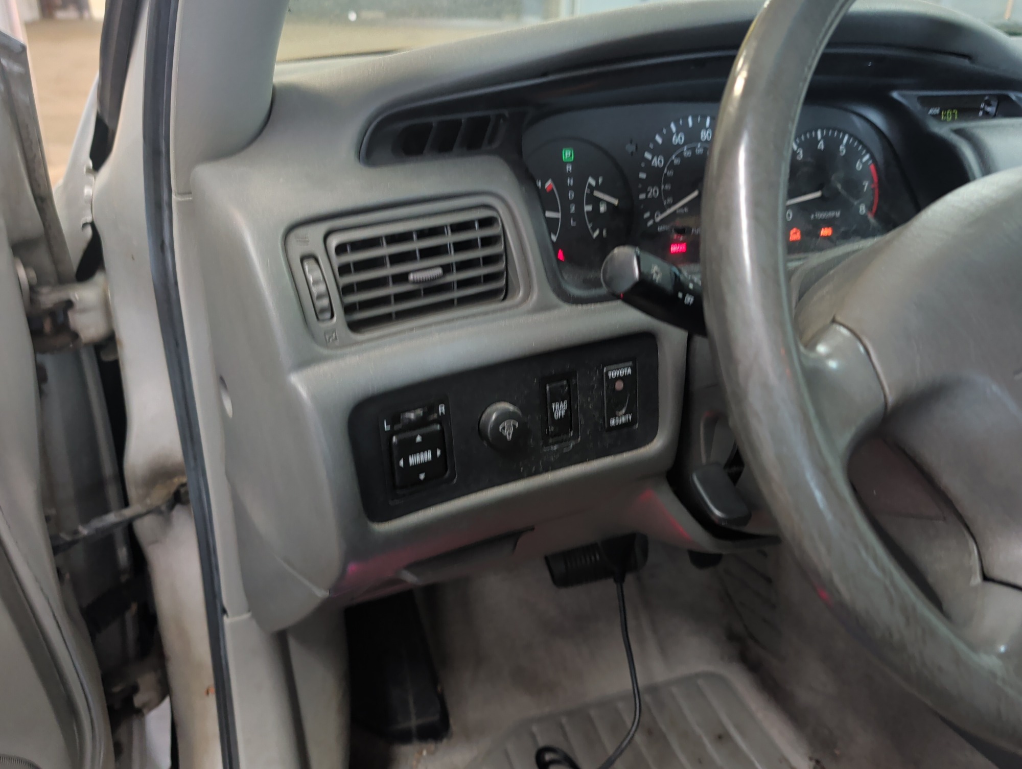 2001 toyota camry le-v6 with 106892 miles for sale near elk-river, minnesota 106458_37_left_of_steering_wheel.jpg