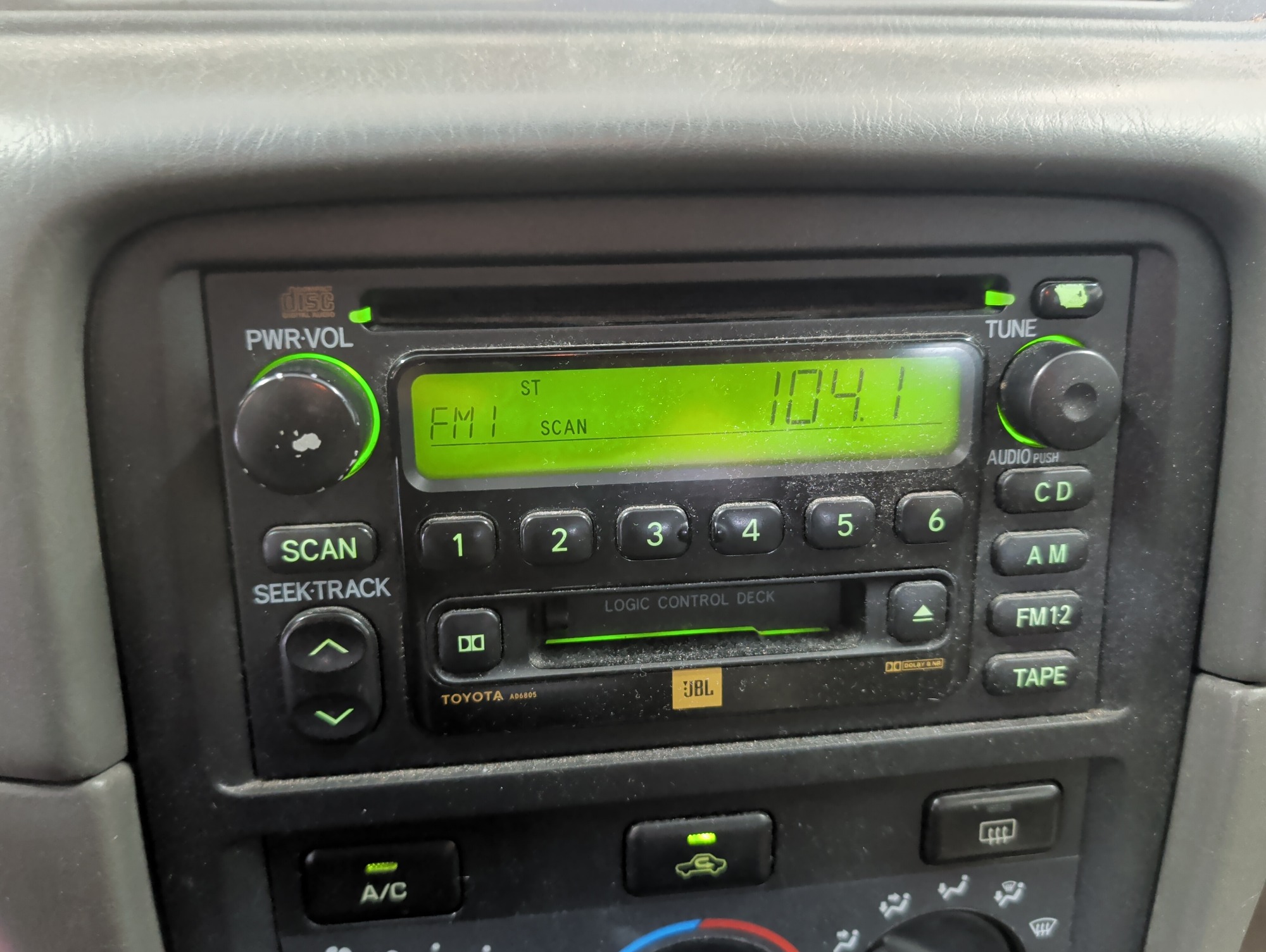2001 toyota camry le-v6 with 106892 miles for sale near elk-river, minnesota 106458_39_radio_closeup.jpg