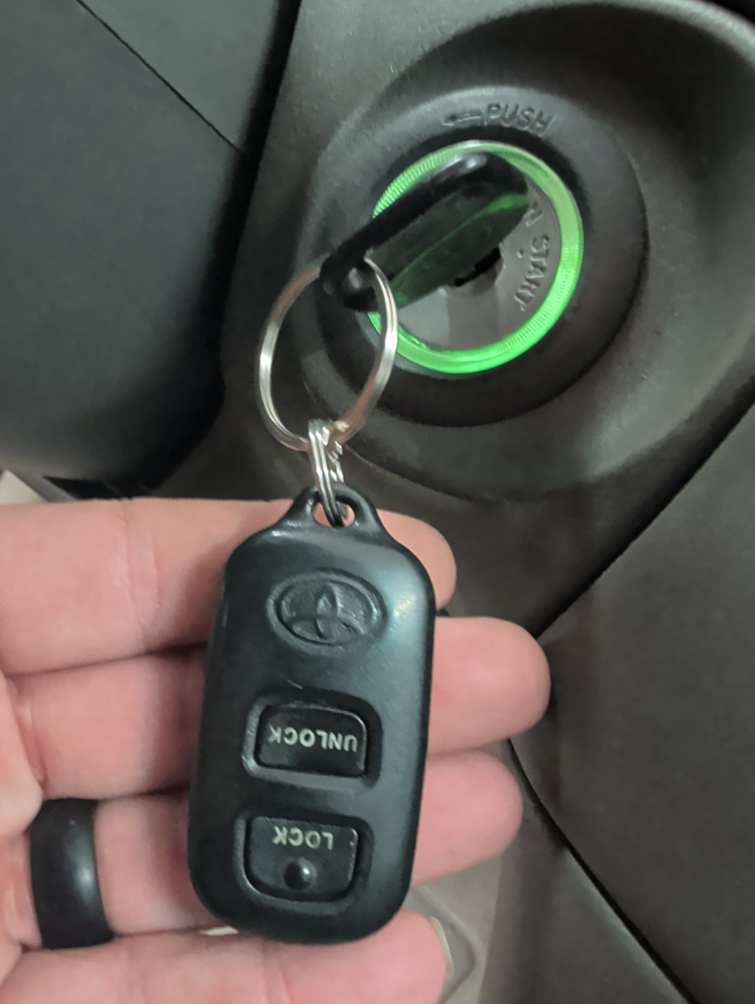 2001 toyota camry le-v6 with 106892 miles for sale near elk-river, minnesota 106458_51_keys.jpg