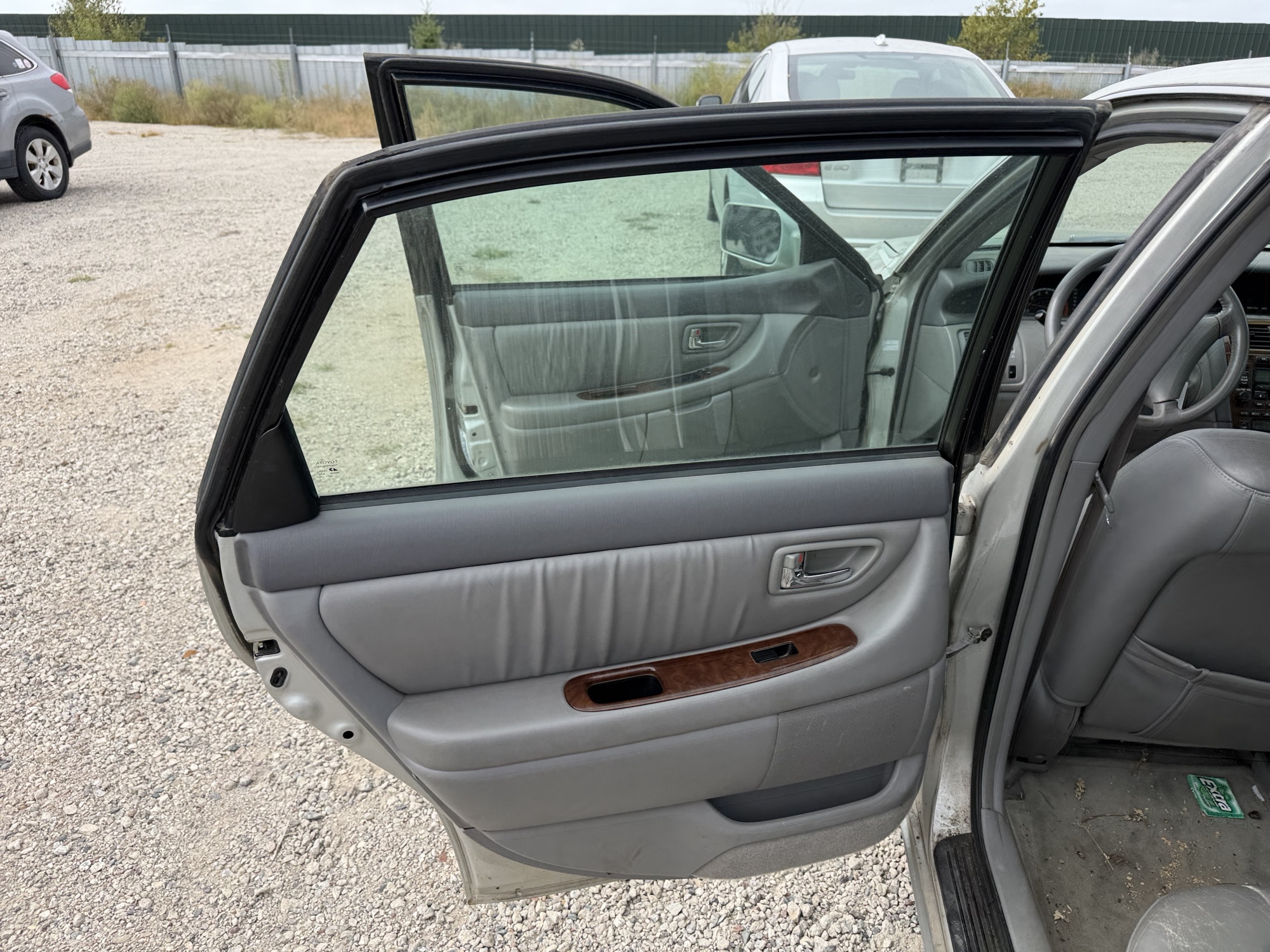 2000 toyota avalon xl with 226788 miles for sale near elk-river, minnesota 106459_25_drv_rear_door_panel.jpg