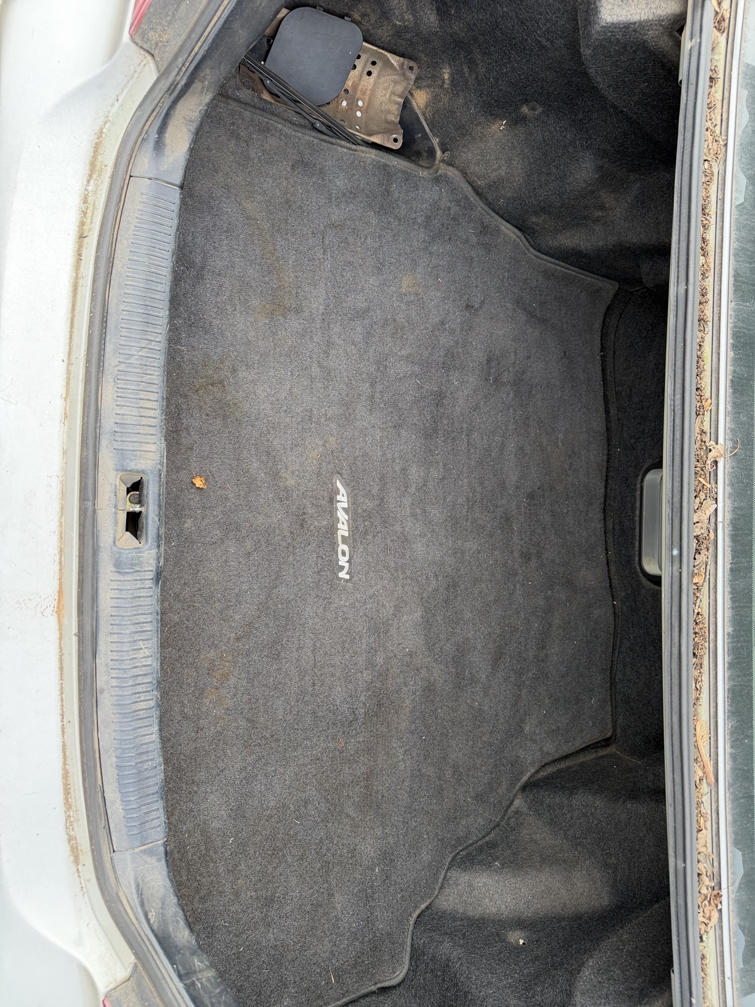 2000 toyota avalon xl with 226788 miles for sale near elk-river, minnesota 106459_26_trunk.jpg