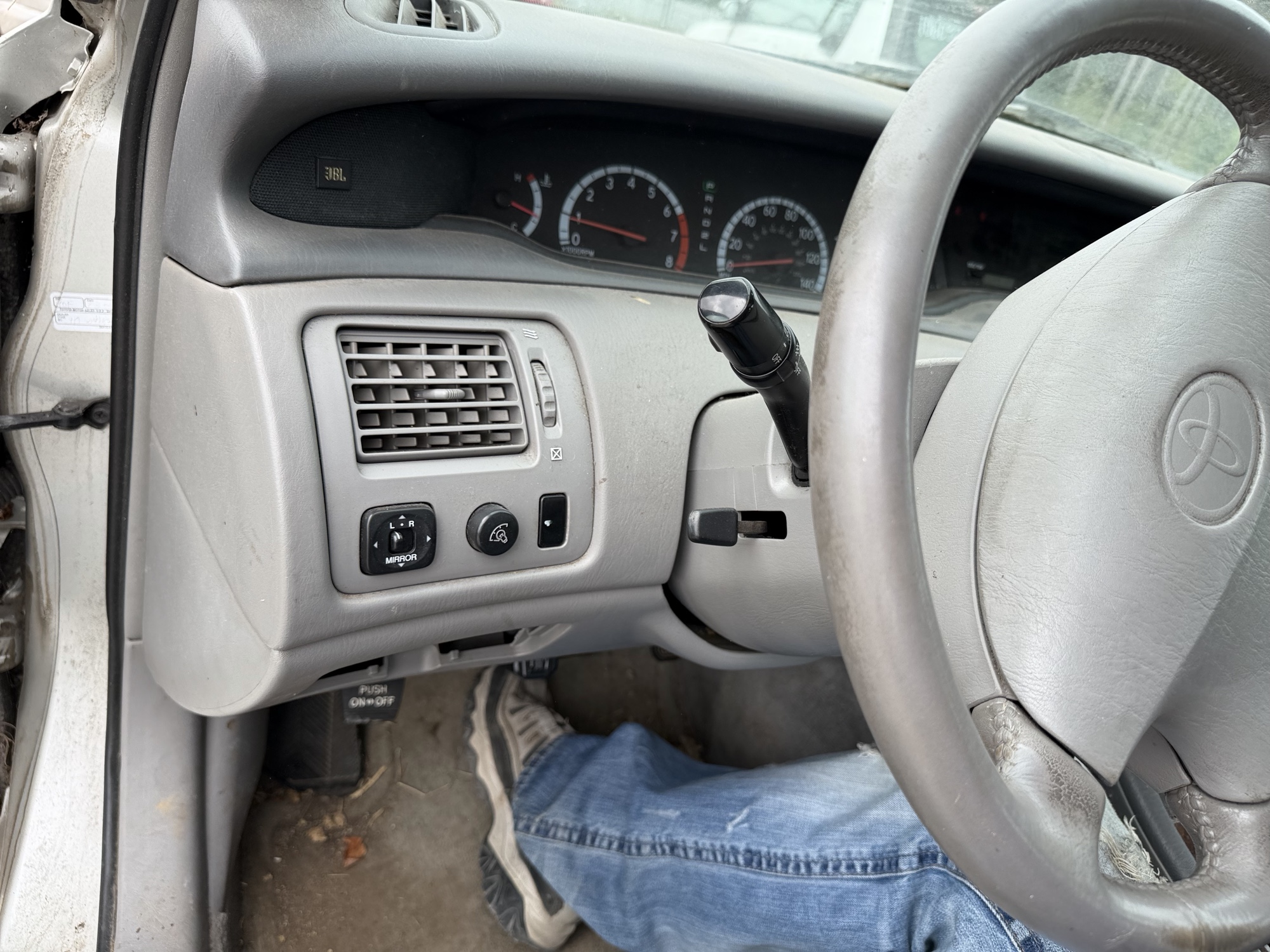2000 toyota avalon xl with 226788 miles for sale near elk-river, minnesota 106459_37_left_of_steering_wheel.jpg