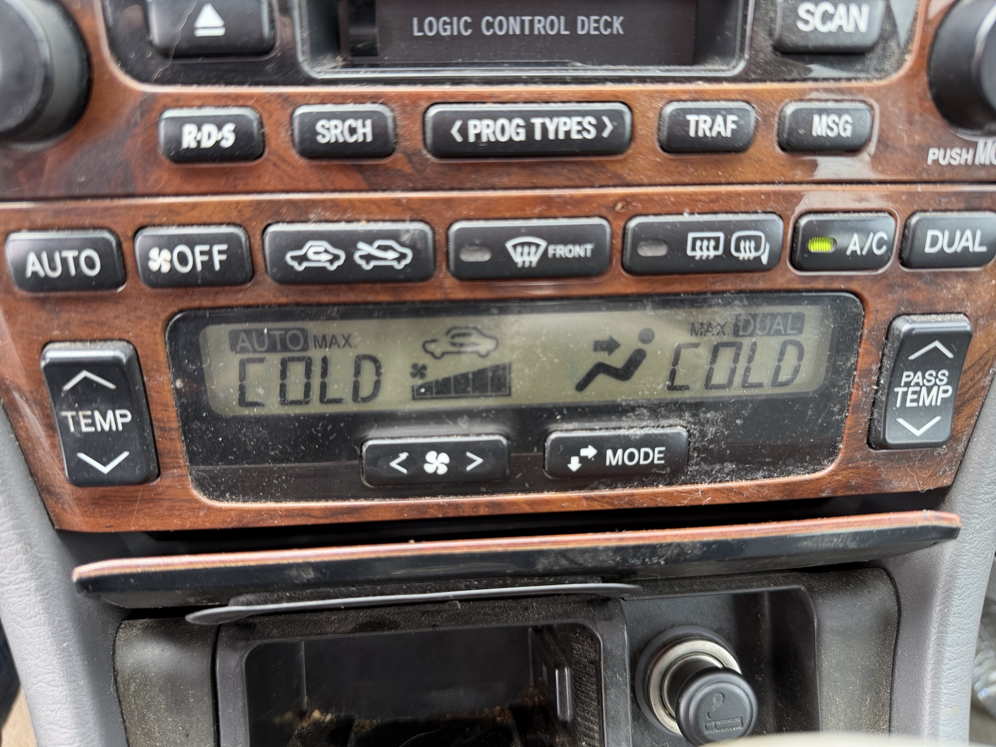 2000 toyota avalon xl with 226788 miles for sale near elk-river, minnesota 106459_40_climate_control.jpg