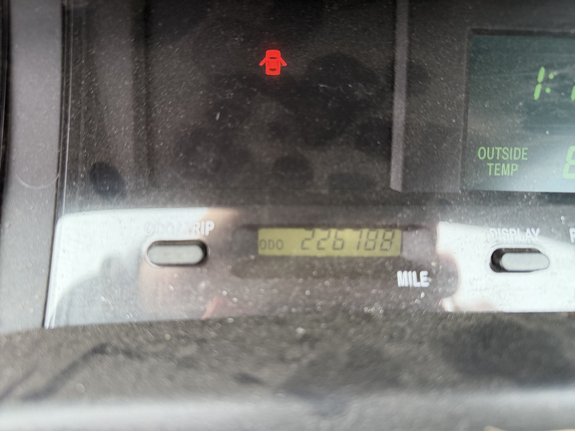 2000 toyota avalon xl with 226788 miles for sale near elk-river, minnesota 106459_44_mileage_closeup.jpg