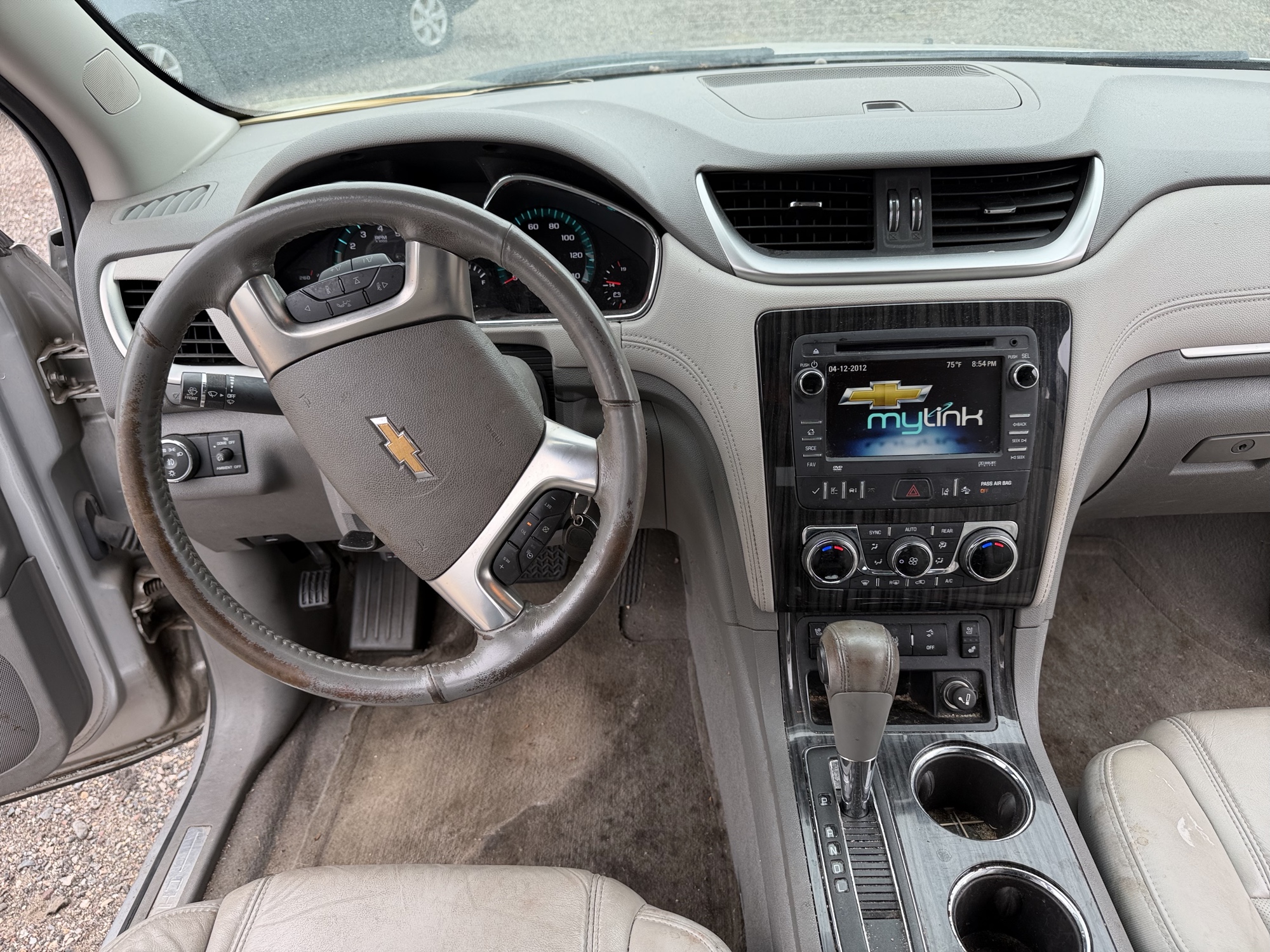 2014 chevrolet traverse ltz-awd with 293494 miles for sale near elk-river, minnesota 106460_33_dash_from_driver.jpg