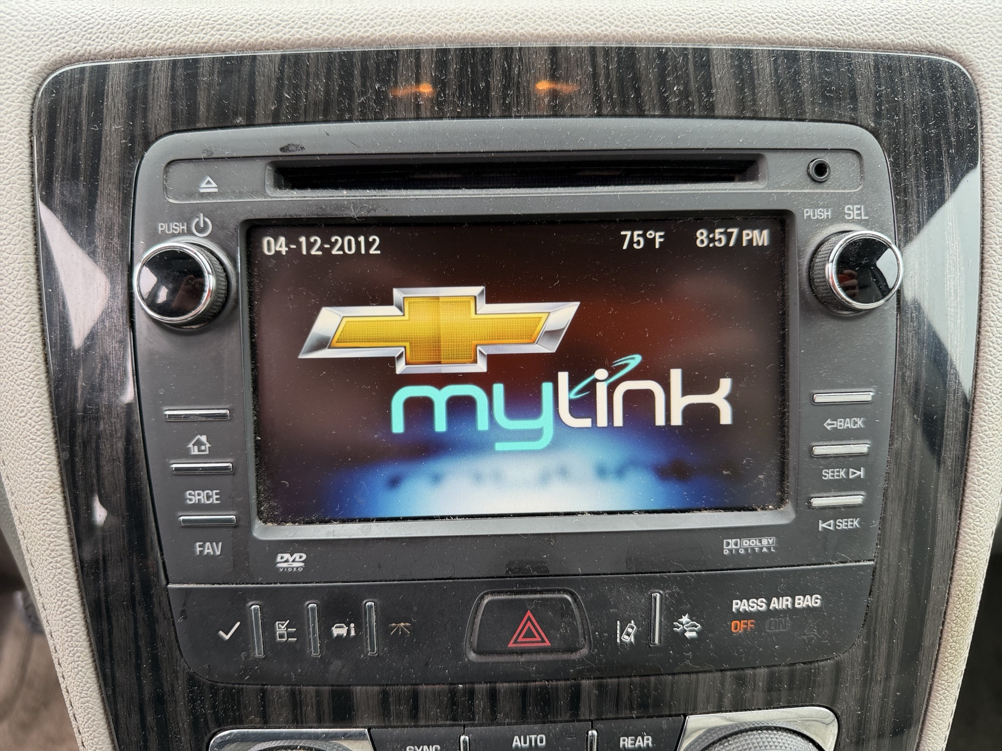 2014 chevrolet traverse ltz-awd with 293494 miles for sale near elk-river, minnesota 106460_39_radio_closeup.jpg