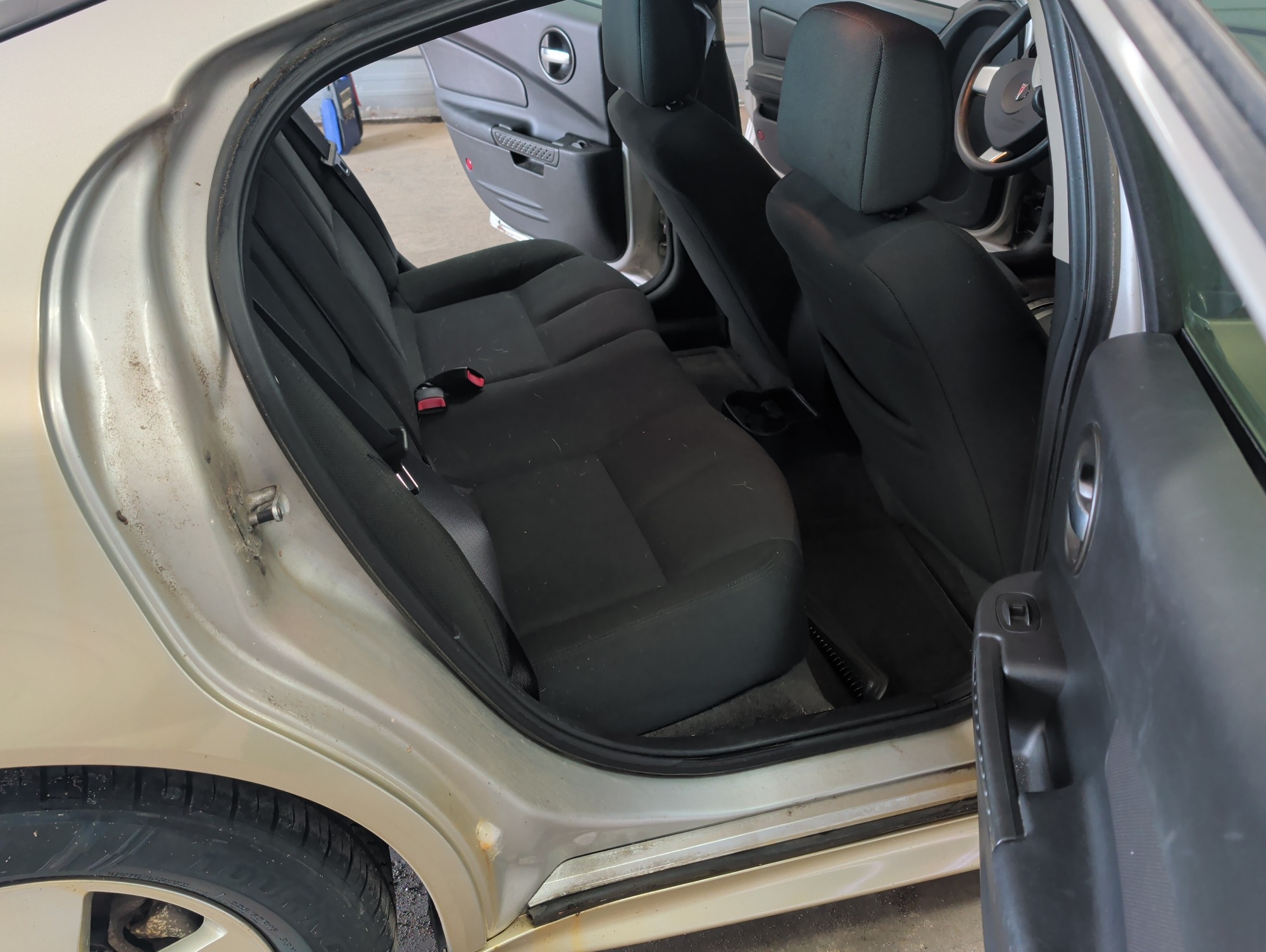 2007 pontiac grand-prix sedan with 184147 miles for sale near elk-river, minnesota 106461_28_pass_rear_seat.jpg