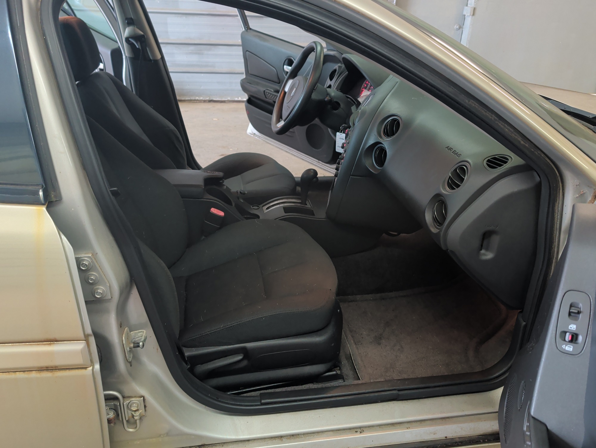 2007 pontiac grand-prix sedan with 184147 miles for sale near elk-river, minnesota 106461_31_passenger_seat.jpg