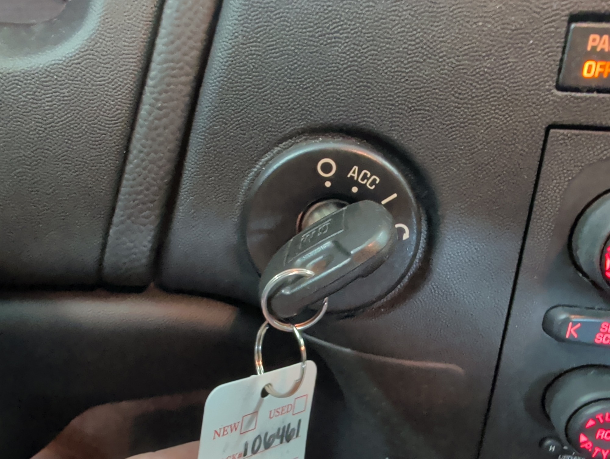2007 pontiac grand-prix sedan with 184147 miles for sale near elk-river, minnesota 106461_51_keys.jpg
