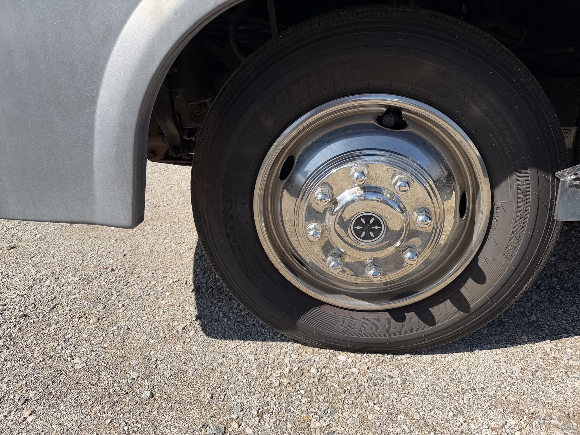 2000 ford stripped-chassis-motorhome - with 64127 miles for sale near elk-river, minnesota 106462_12_drv_front_wheel.jpg