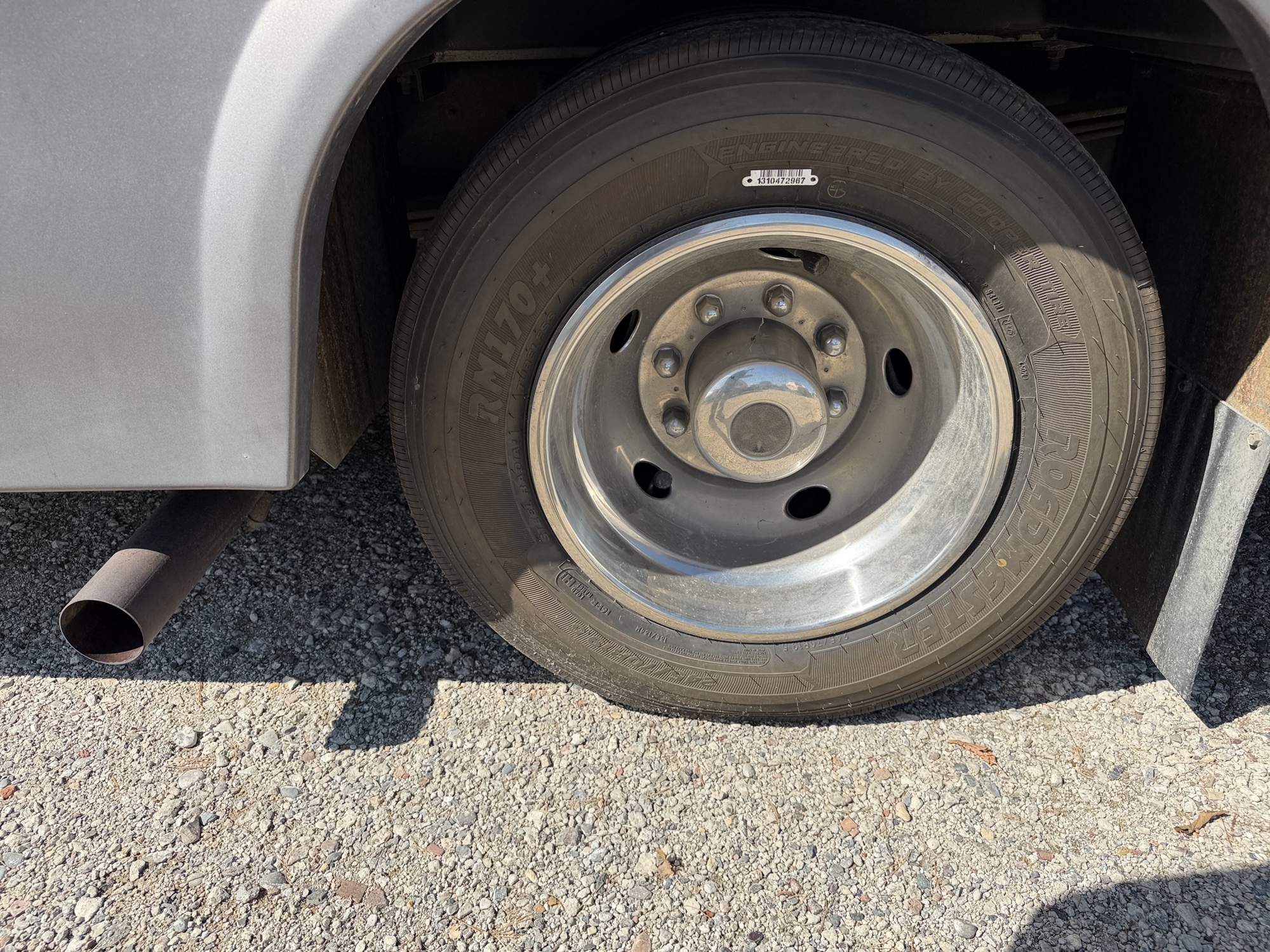 2000 ford stripped-chassis-motorhome - with 64127 miles for sale near elk-river, minnesota 106462_13_rear_drv_wheel.jpg