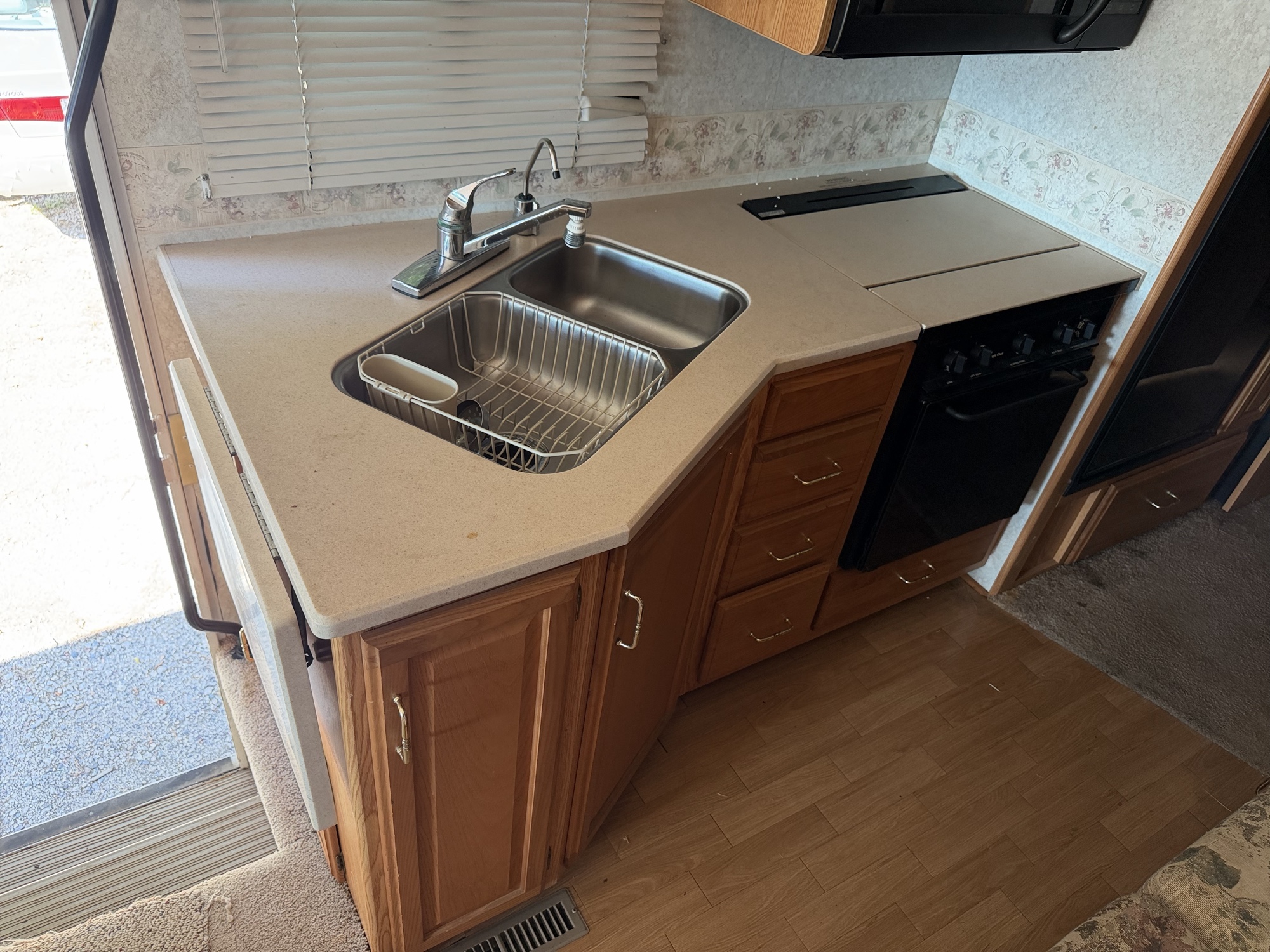 2000 ford stripped-chassis-motorhome - with 64127 miles for sale near elk-river, minnesota 106462_29_third_row_seat.jpg