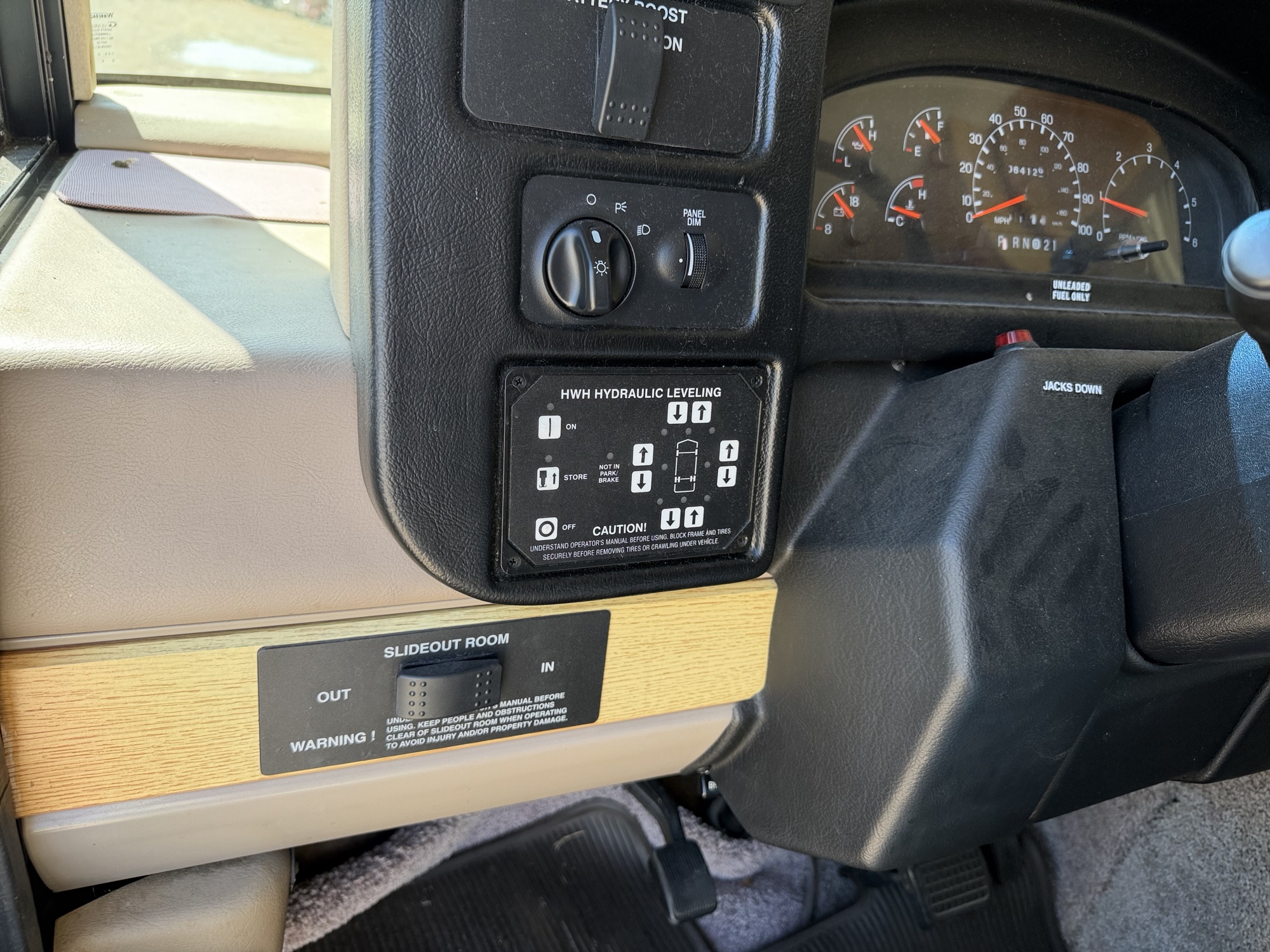 2000 ford stripped-chassis-motorhome - with 64127 miles for sale near elk-river, minnesota 106462_37_left_of_steering_wheel.jpg