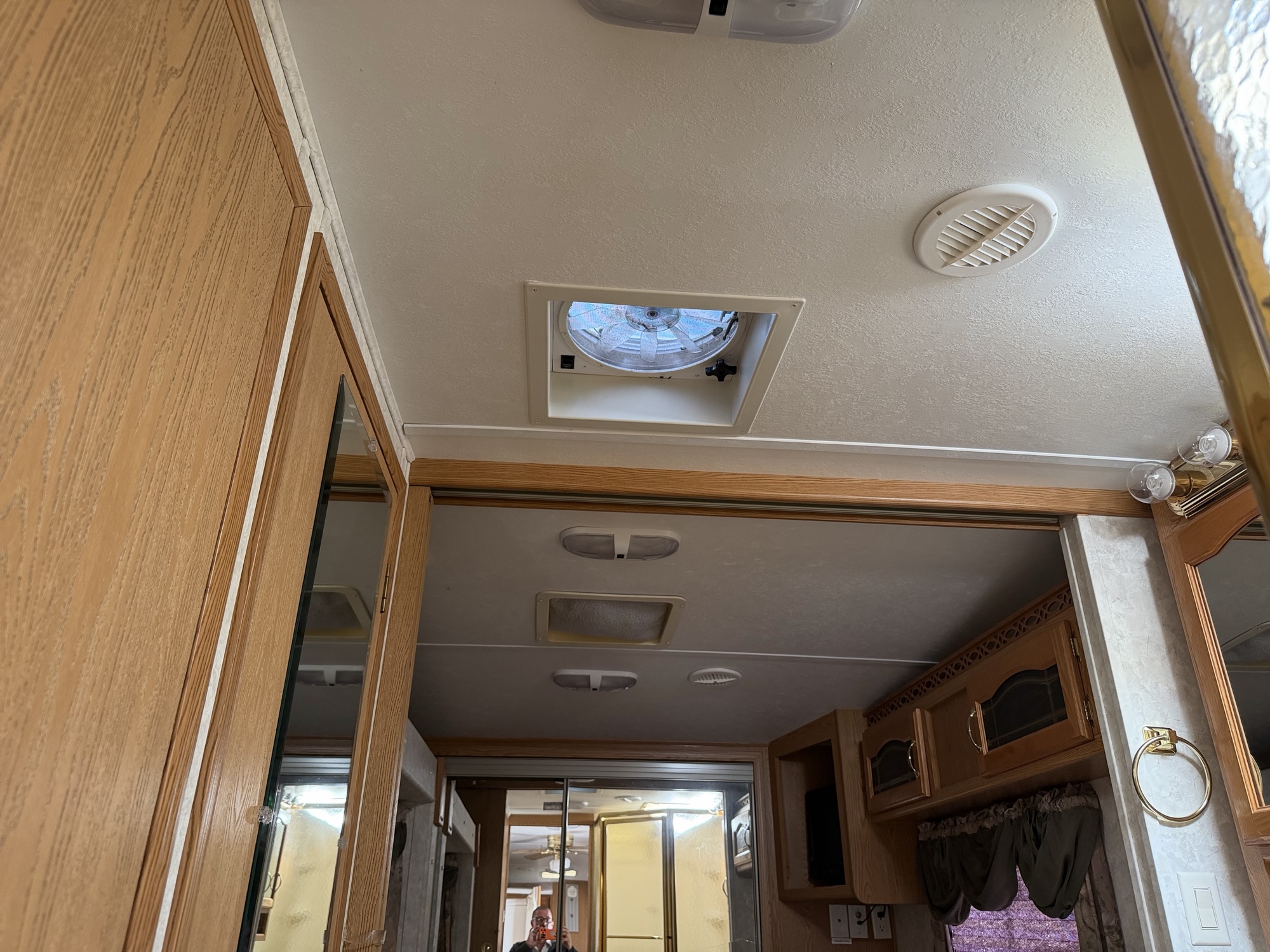2003 keystone unknown - for sale near elk-river, minnesota 106463_24_drv_rear_seat.jpg