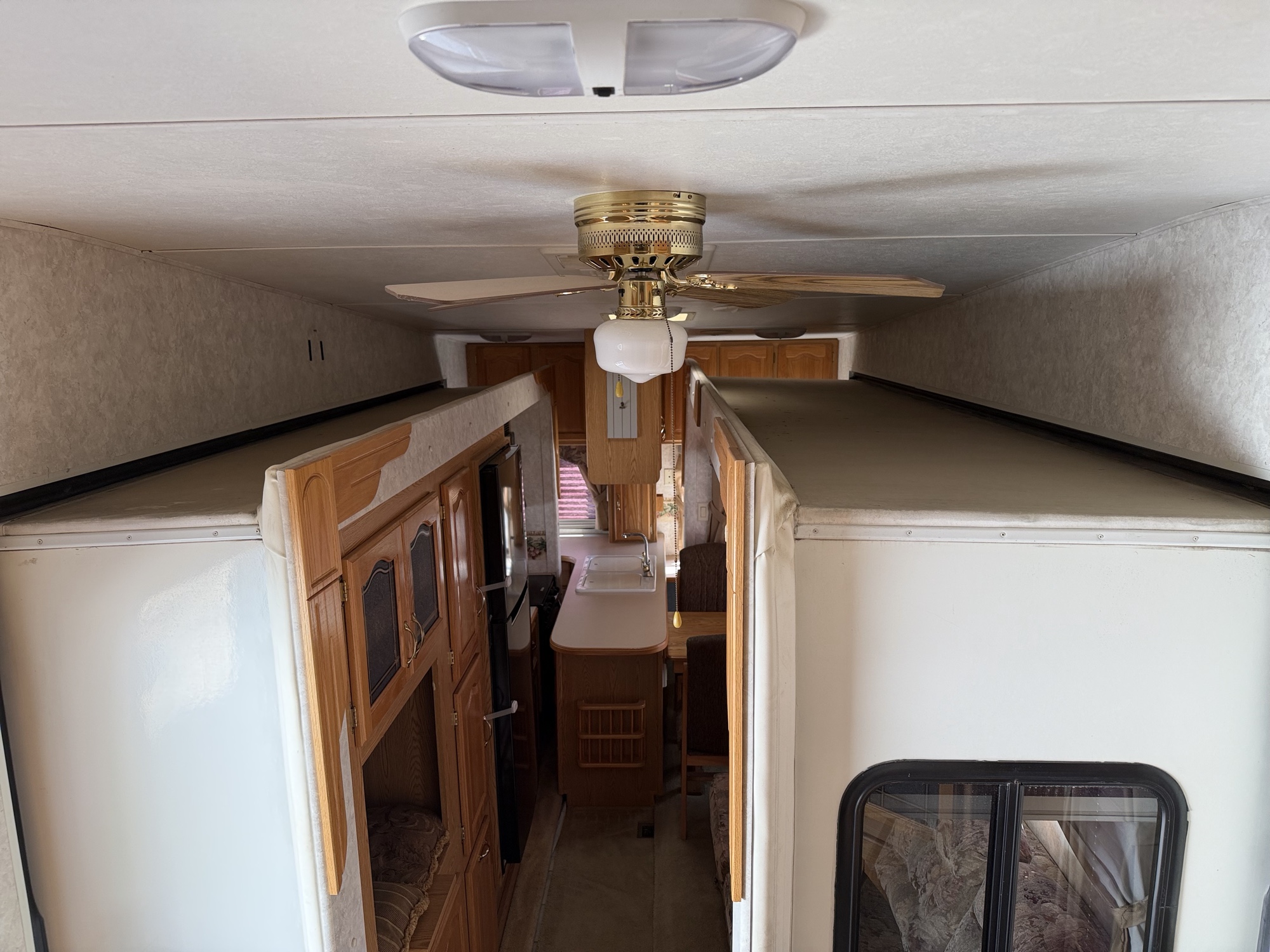 2003 keystone unknown - for sale near elk-river, minnesota 106463_29_third_row_seat.jpg