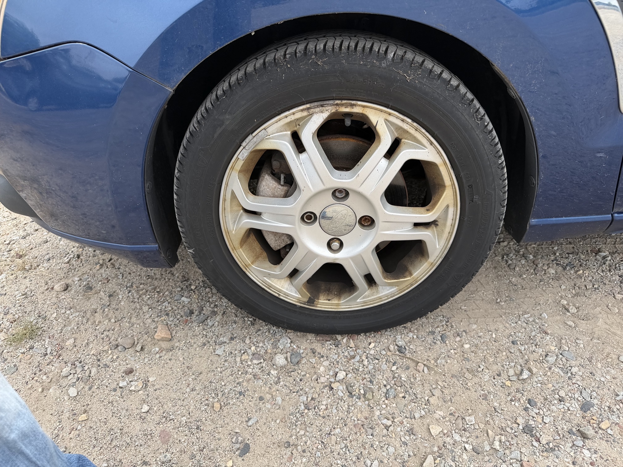 2008 ford focus ses-sedan with 139978 miles for sale near elk-river, minnesota 106466_12_drv_front_wheel.jpg