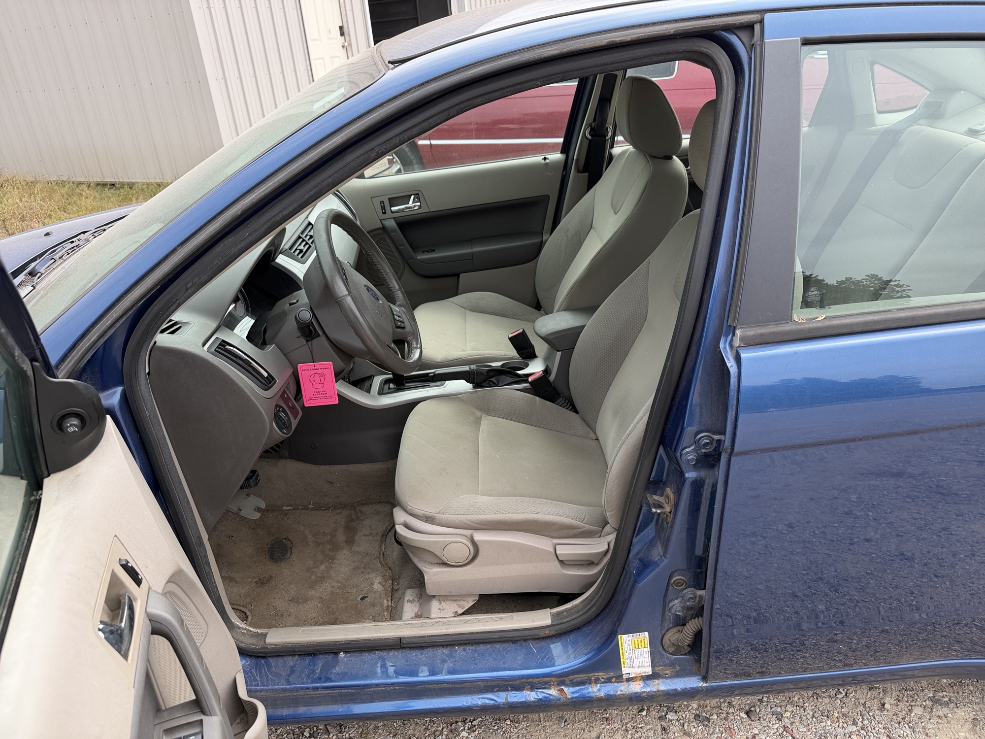 2008 ford focus ses-sedan with 139978 miles for sale near elk-river, minnesota 106466_22_driver_seat.jpg
