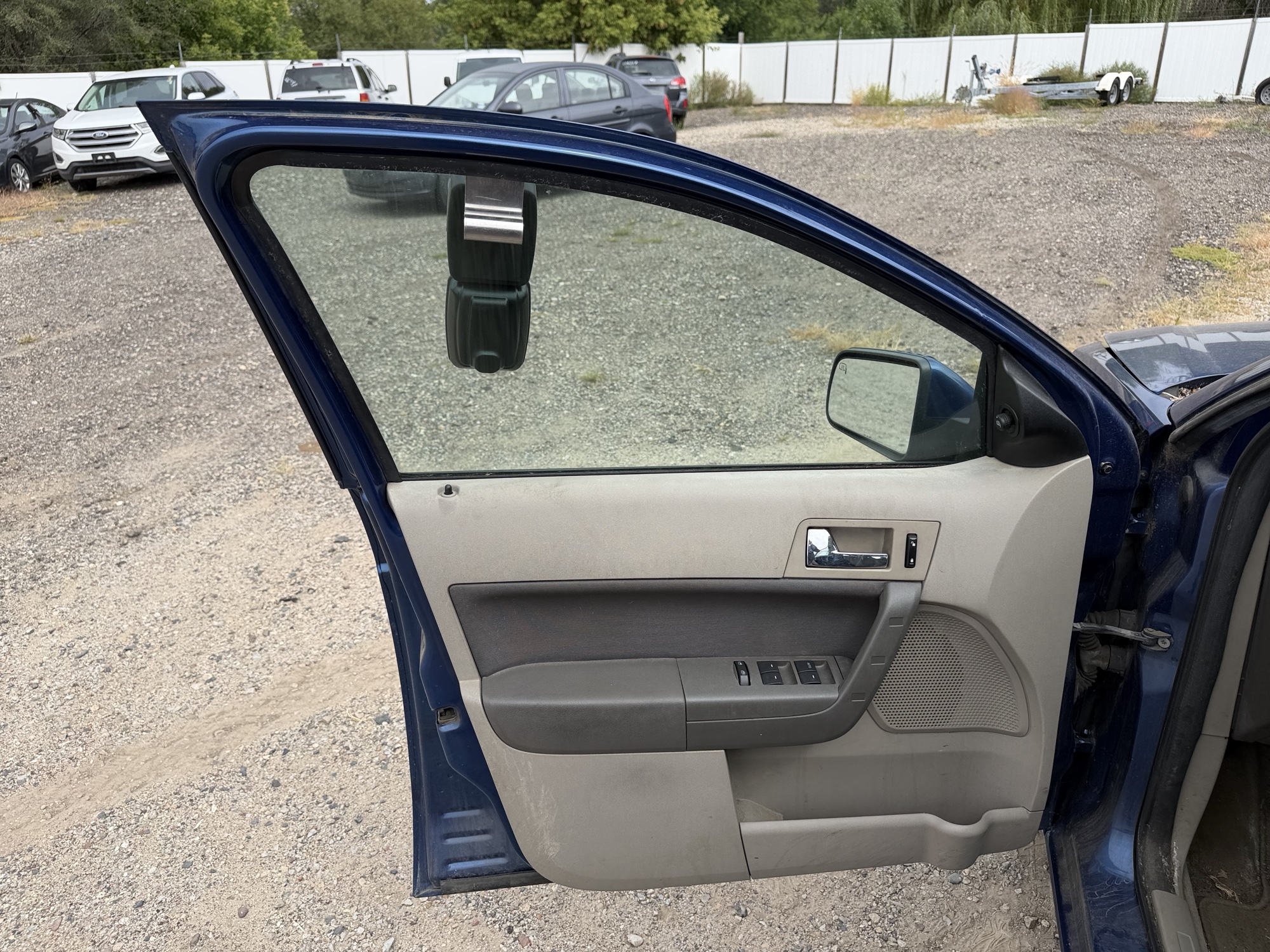 2008 ford focus ses-sedan with 139978 miles for sale near elk-river, minnesota 106466_23_driver_door_panel.jpg