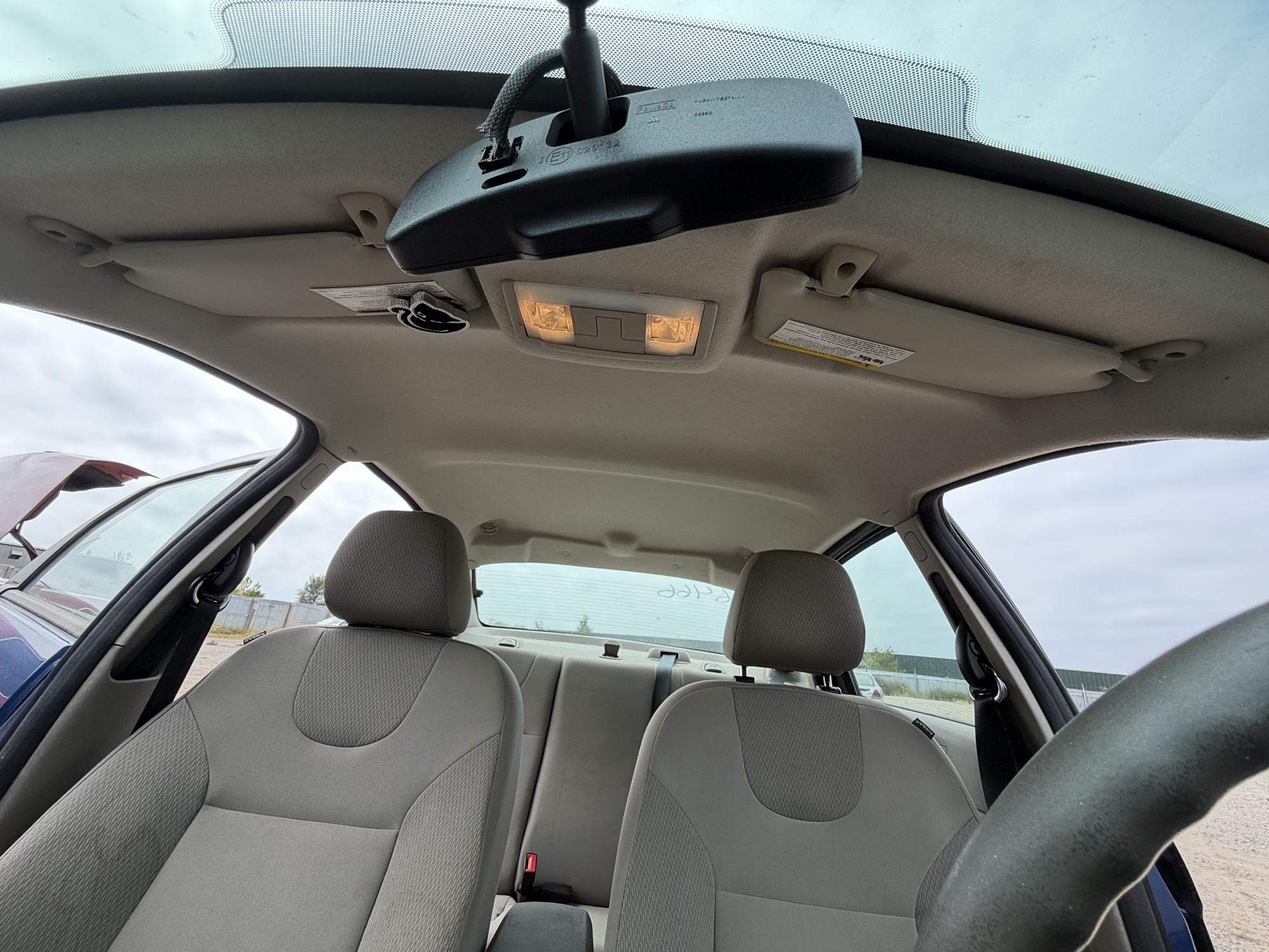 2008 ford focus ses-sedan with 139978 miles for sale near elk-river, minnesota 106466_35_headliner_sunroof.jpg