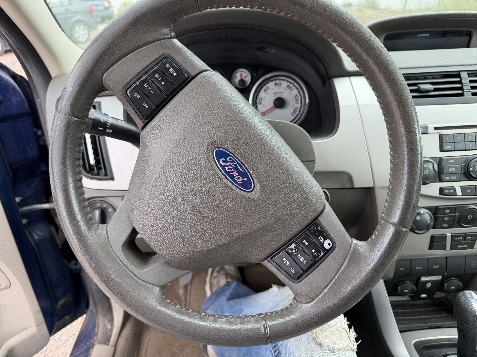2008 ford focus ses-sedan with 139978 miles for sale near elk-river, minnesota 106466_36_steering_wheel.jpg