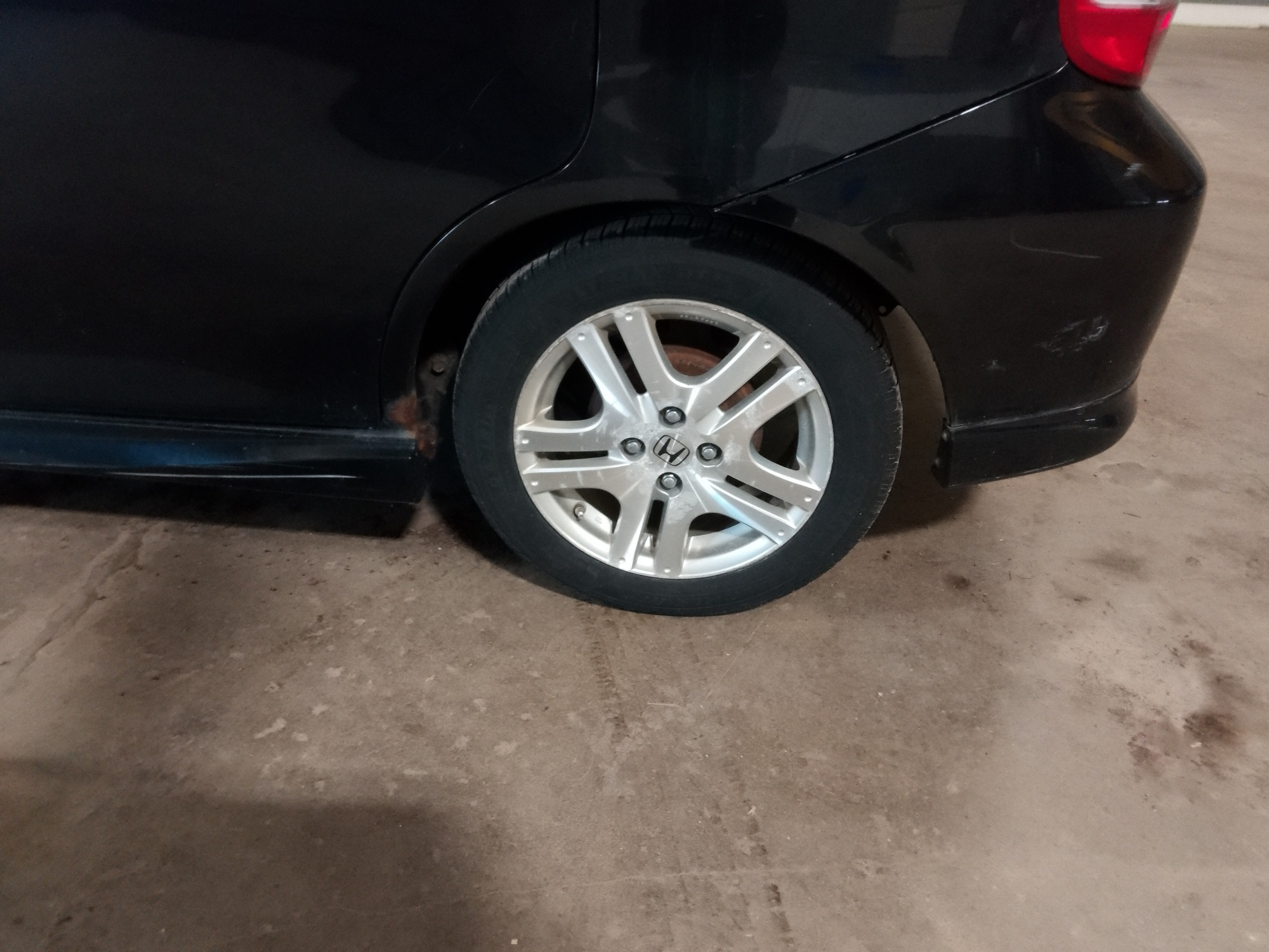 2008 honda fit sport-5-speed-at with 133721 miles for sale near elk-river, minnesota 106467_13_rear_drv_wheel.jpg