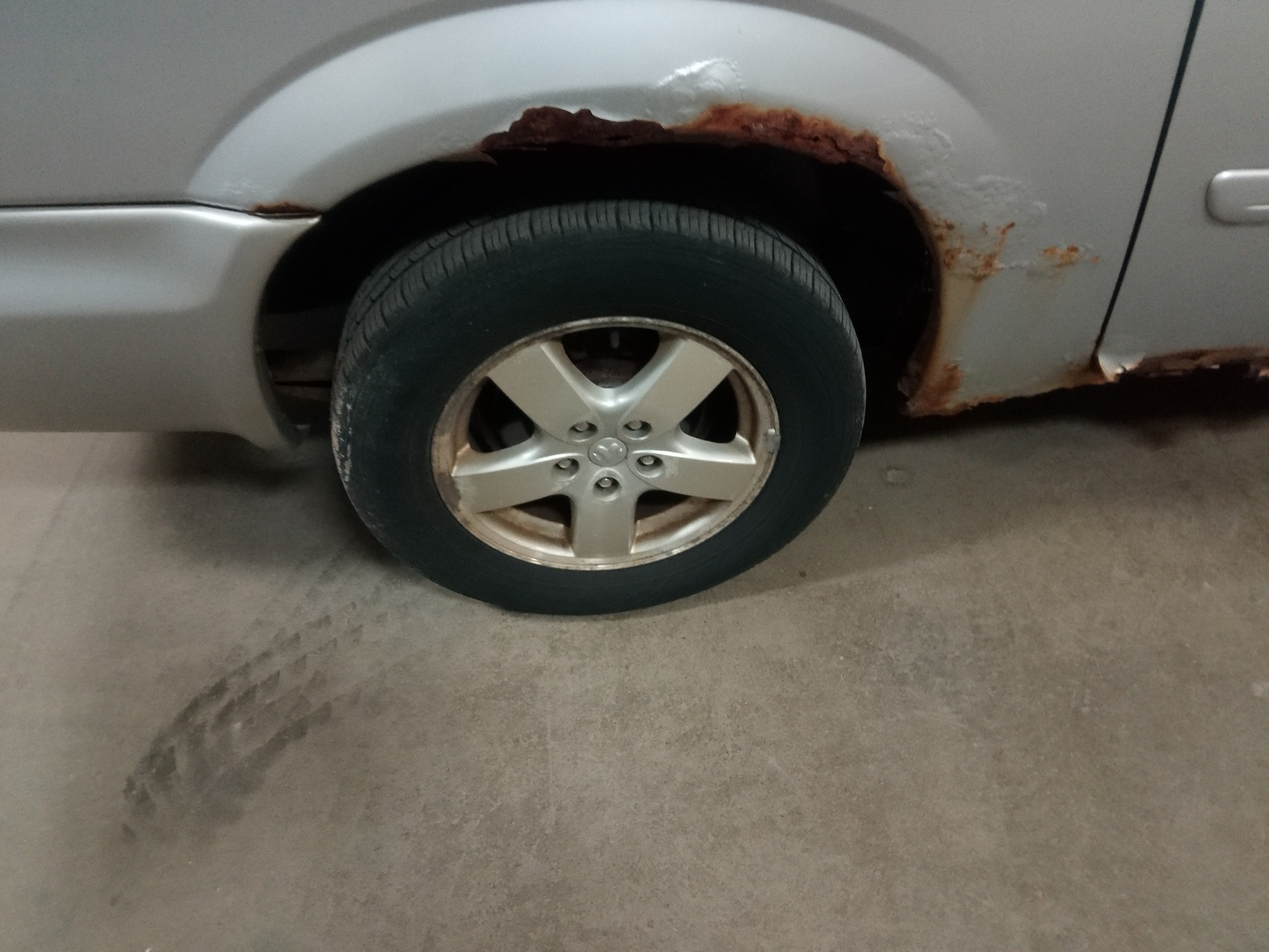 2005 dodge grand-caravan sxt with 208381 miles for sale near elk-river, minnesota 106468_14_rear_pass_wheel.jpg