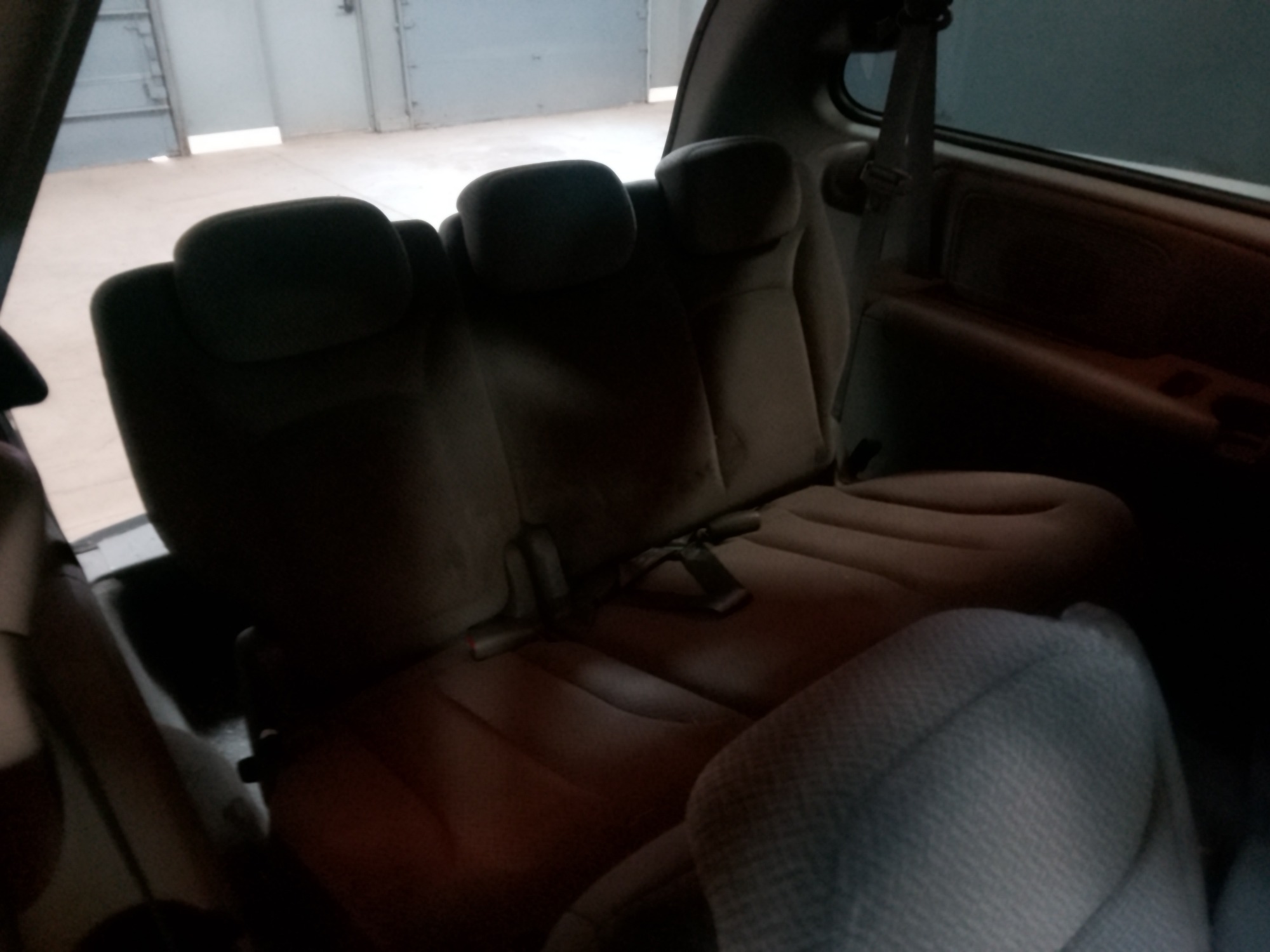 2005 dodge grand-caravan sxt with 208381 miles for sale near elk-river, minnesota 106468_29_third_row_seat.jpg