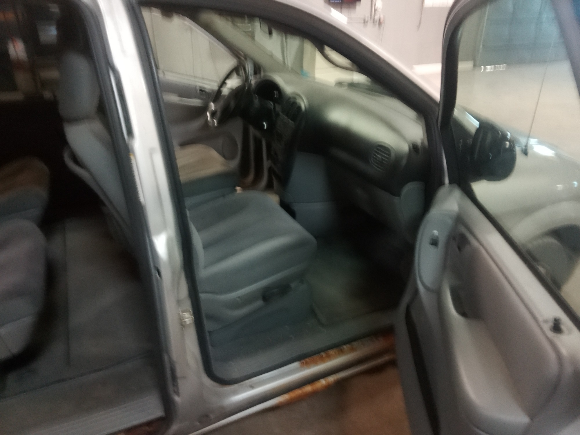 2005 dodge grand-caravan sxt with 208381 miles for sale near elk-river, minnesota 106468_31_passenger_seat.jpg