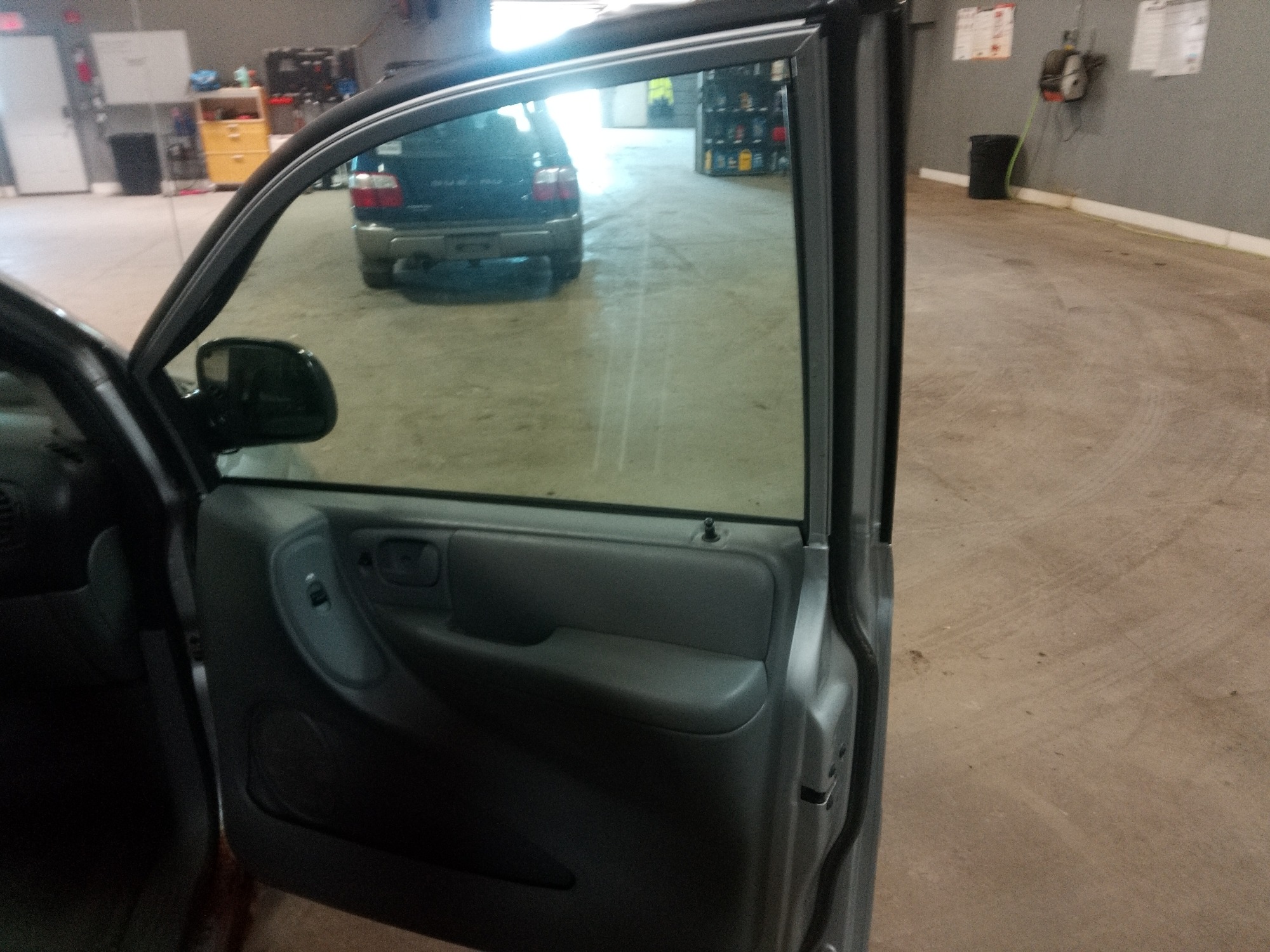 2005 dodge grand-caravan sxt with 208381 miles for sale near elk-river, minnesota 106468_32_passenger_door_panel.jpg