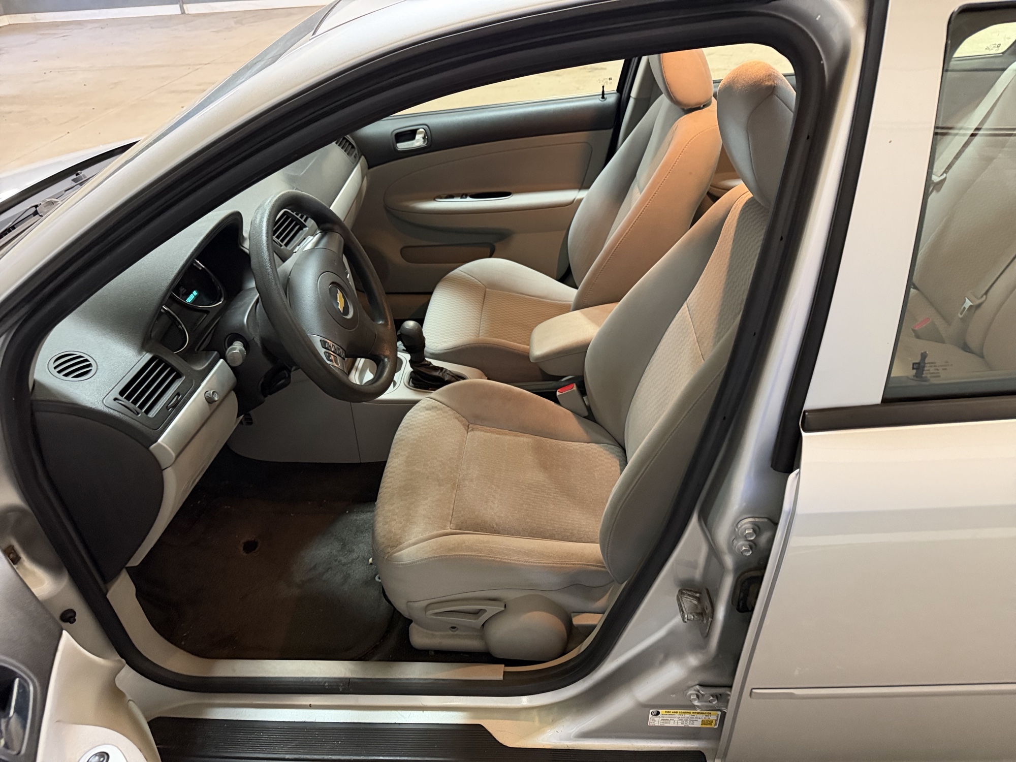 2010 chevrolet cobalt lt1-sedan with 131193 miles for sale near elk-river, minnesota 106471_22_driver_seat.jpg
