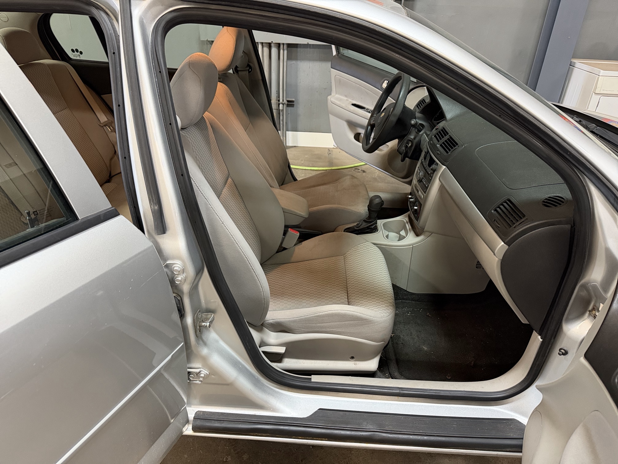 2010 chevrolet cobalt lt1-sedan with 131193 miles for sale near elk-river, minnesota 106471_31_passenger_seat.jpg