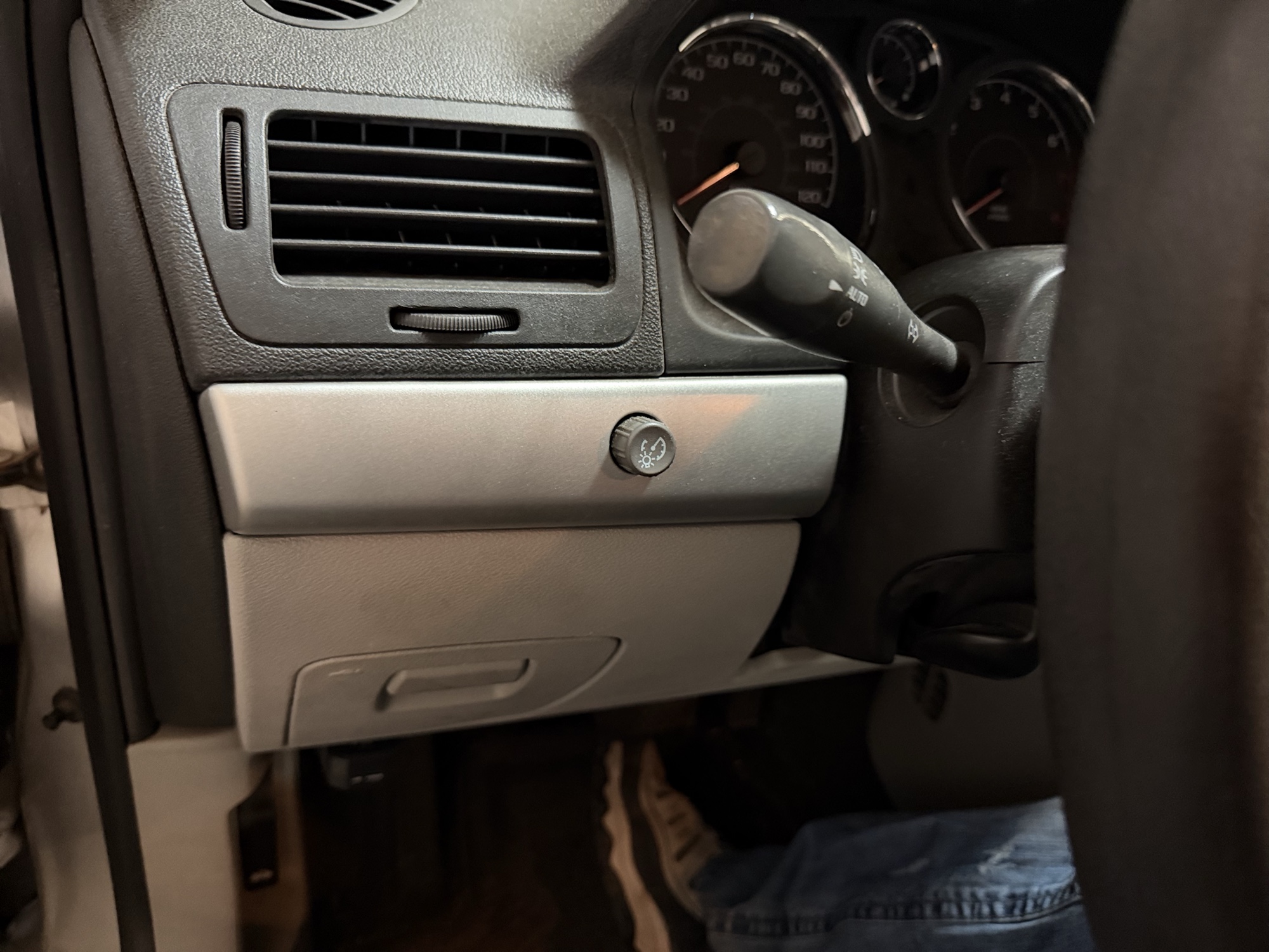 2010 chevrolet cobalt lt1-sedan with 131193 miles for sale near elk-river, minnesota 106471_37_left_of_steering_wheel.jpg