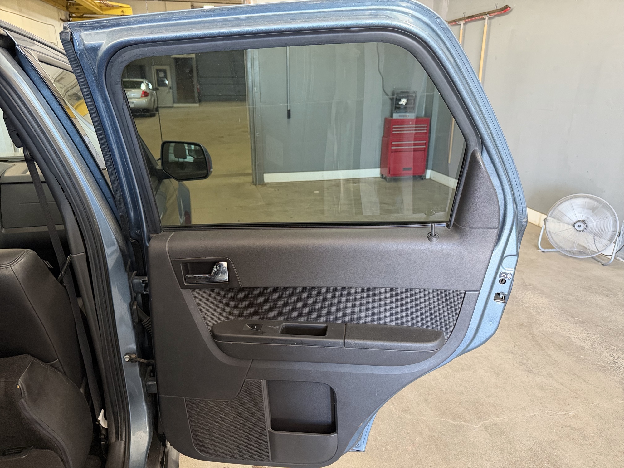 2011 ford escape limited-4wd with 142385 miles for sale near elk-river, minnesota 106472_30_pass_rear_door_panel.jpg