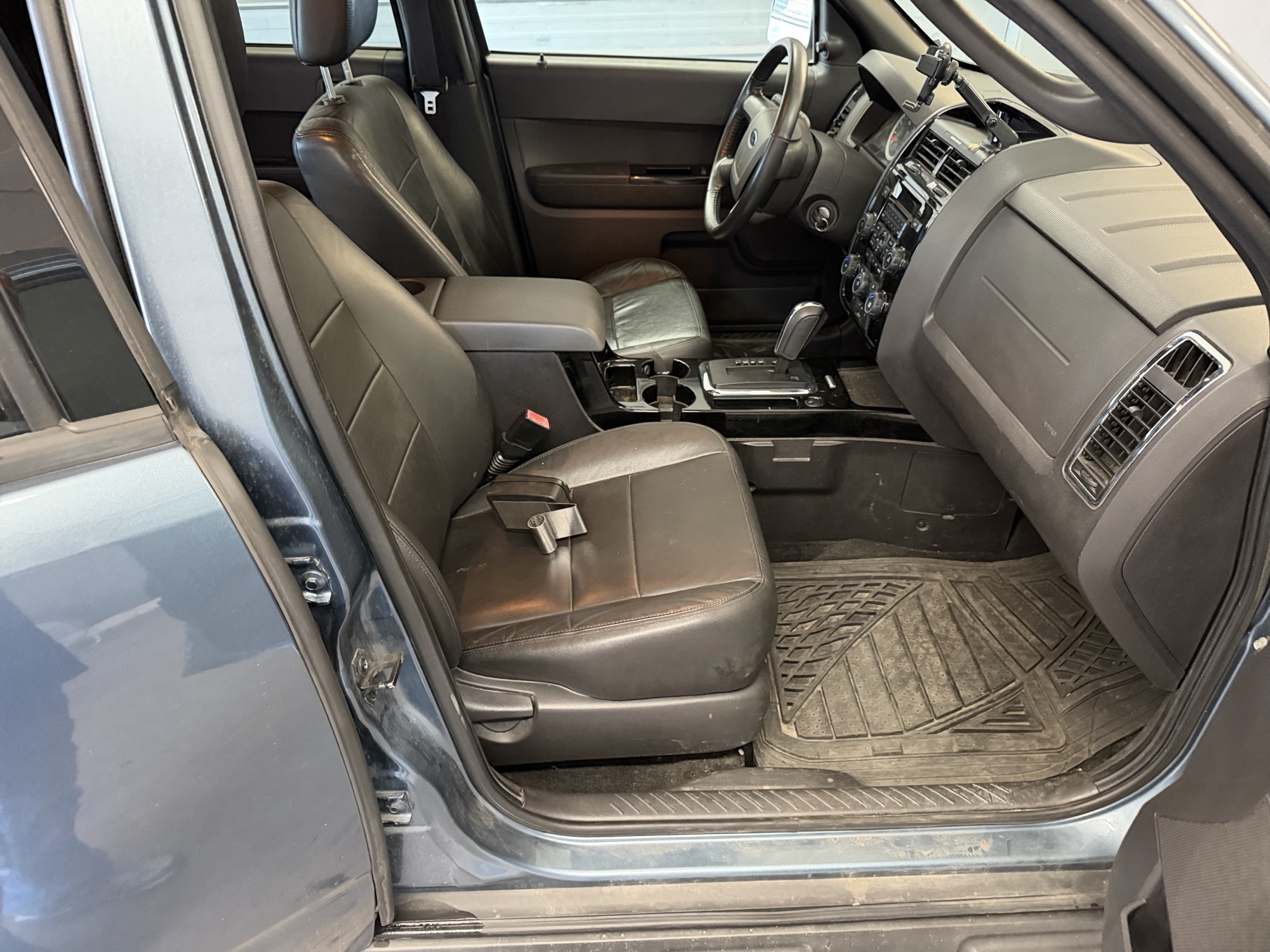 2011 ford escape limited-4wd with 142385 miles for sale near elk-river, minnesota 106472_31_passenger_seat.jpg