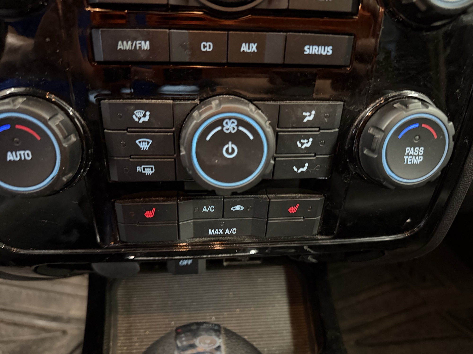2011 ford escape limited-4wd with 142385 miles for sale near elk-river, minnesota 106472_40_climate_control.jpg