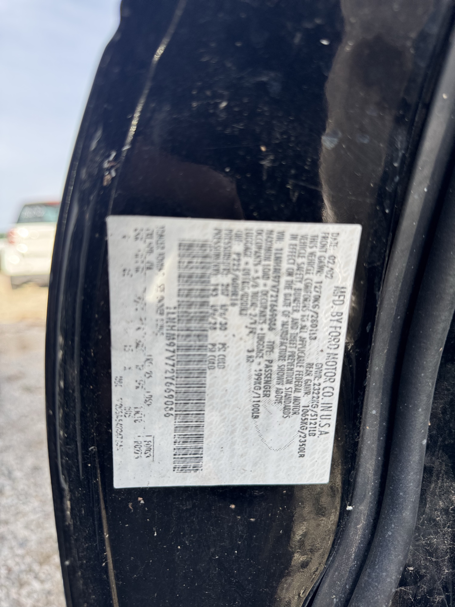 2002 lincoln continental base for sale near Elk River, Minnesota 106475_47_door_vin_sticker.jpg
