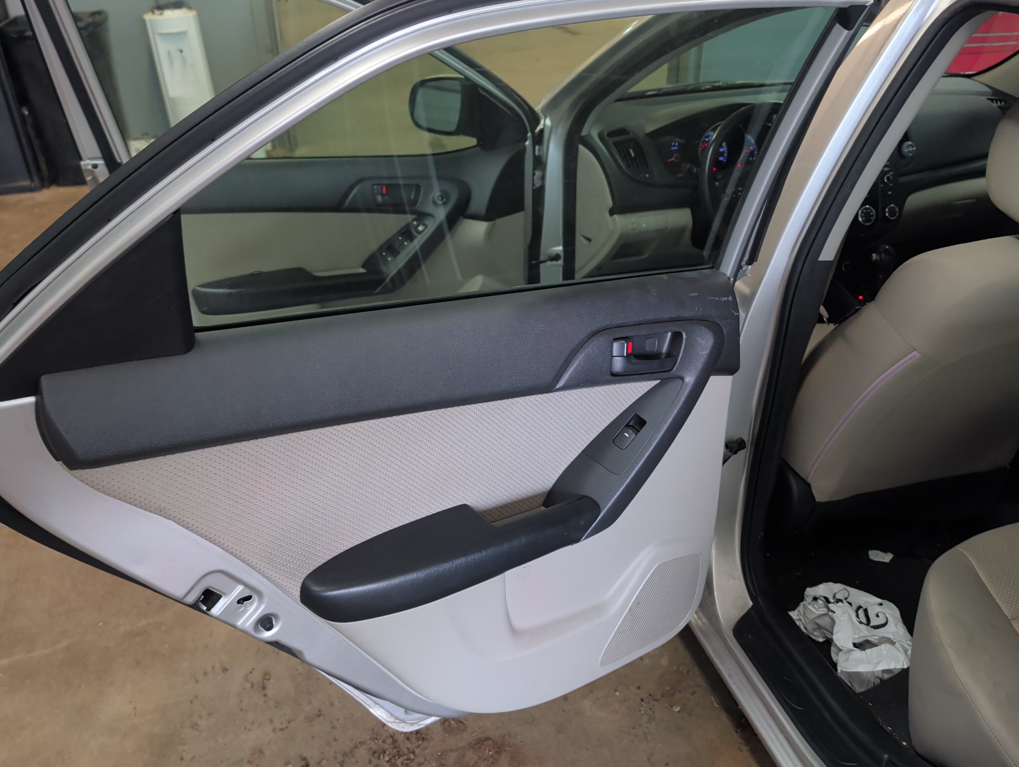 2011 kia forte ex with 132365 miles for sale near elk-river, minnesota 106477_25_drv_rear_door_panel.jpg