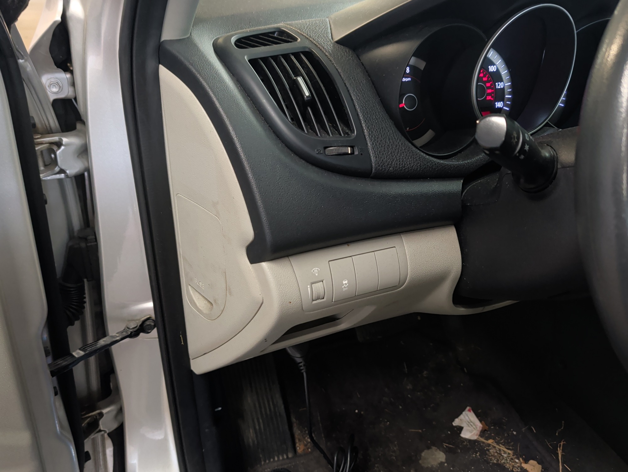 2011 kia forte ex with 132365 miles for sale near elk-river, minnesota 106477_37_left_of_steering_wheel.jpg