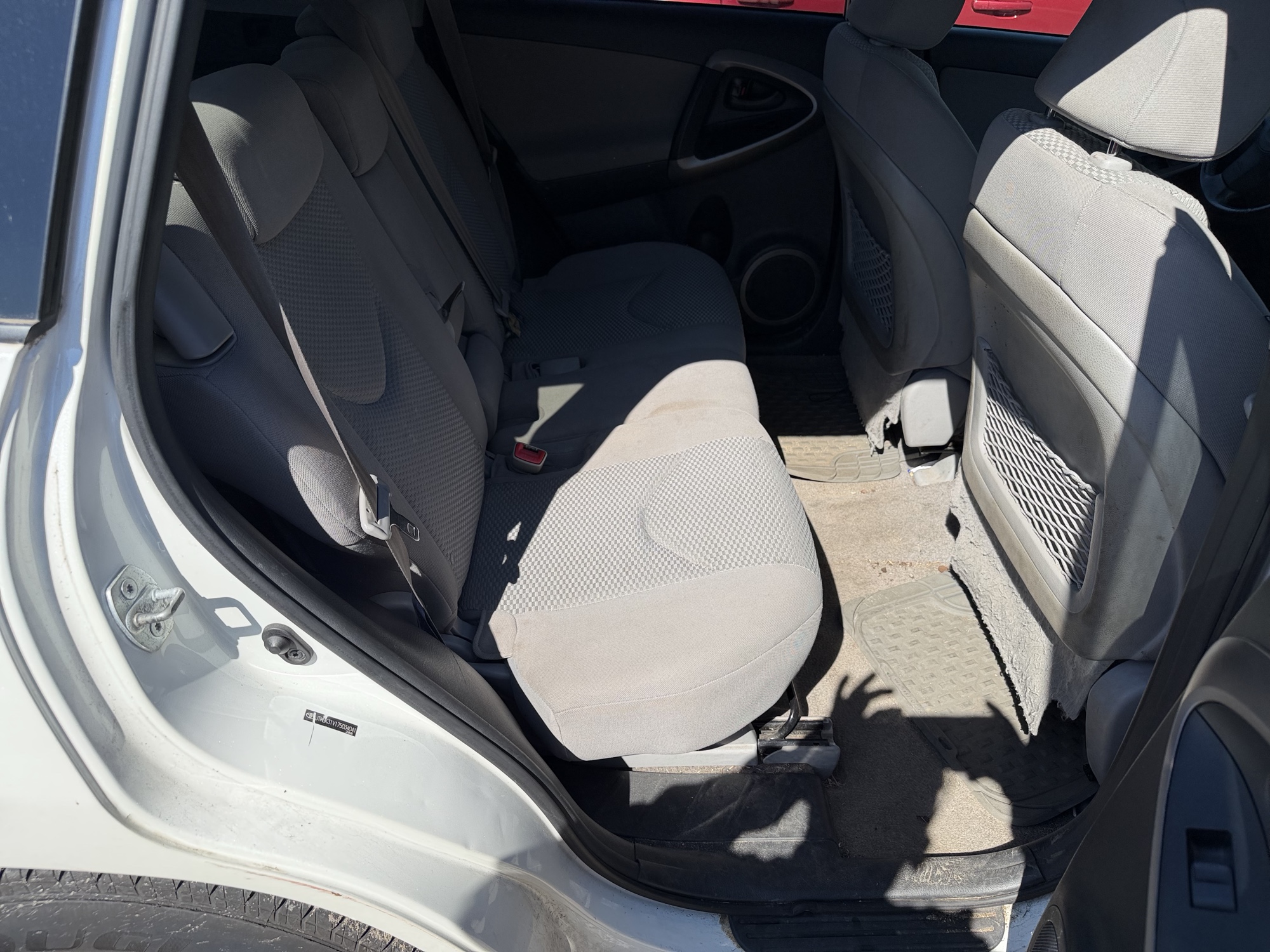 2007 toyota rav4 limited-v6-4wd with 234409 miles for sale near elk-river, minnesota 106478_28_pass_rear_seat.jpg