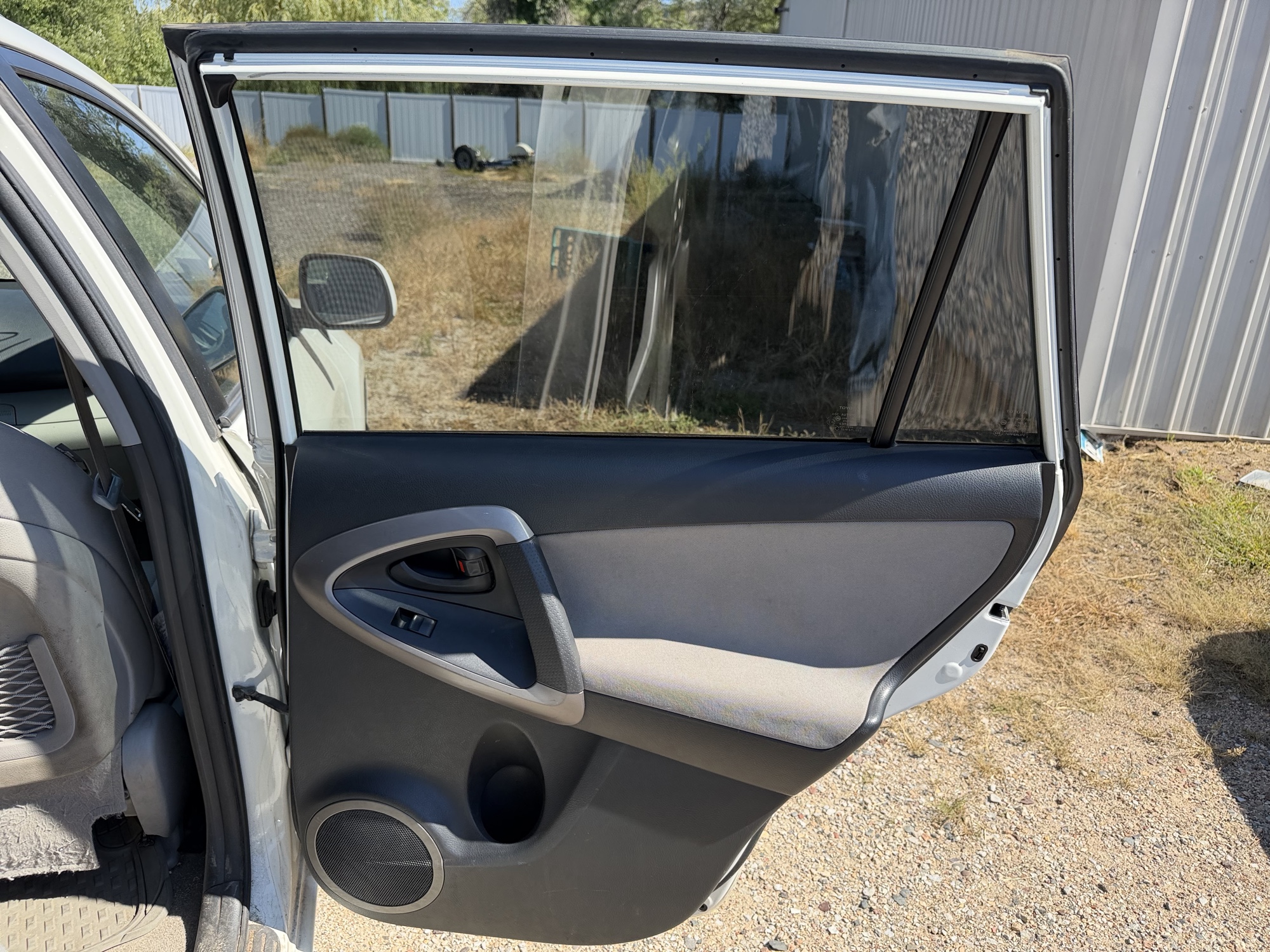 2007 toyota rav4 limited-v6-4wd with 234409 miles for sale near elk-river, minnesota 106478_30_pass_rear_door_panel.jpg