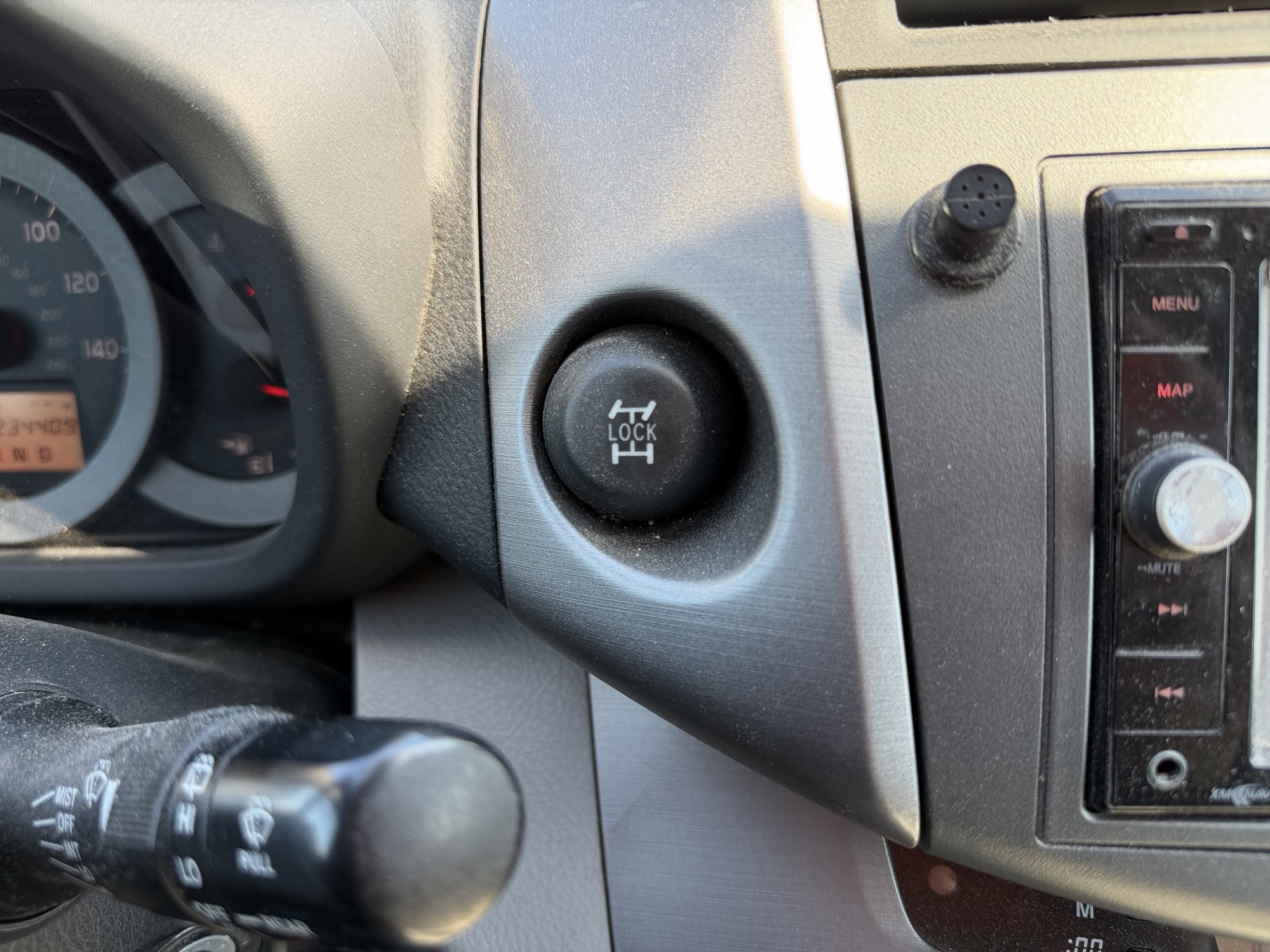 2007 toyota rav4 limited-v6-4wd with 234409 miles for sale near elk-river, minnesota 106478_38_4x4_switch.jpg