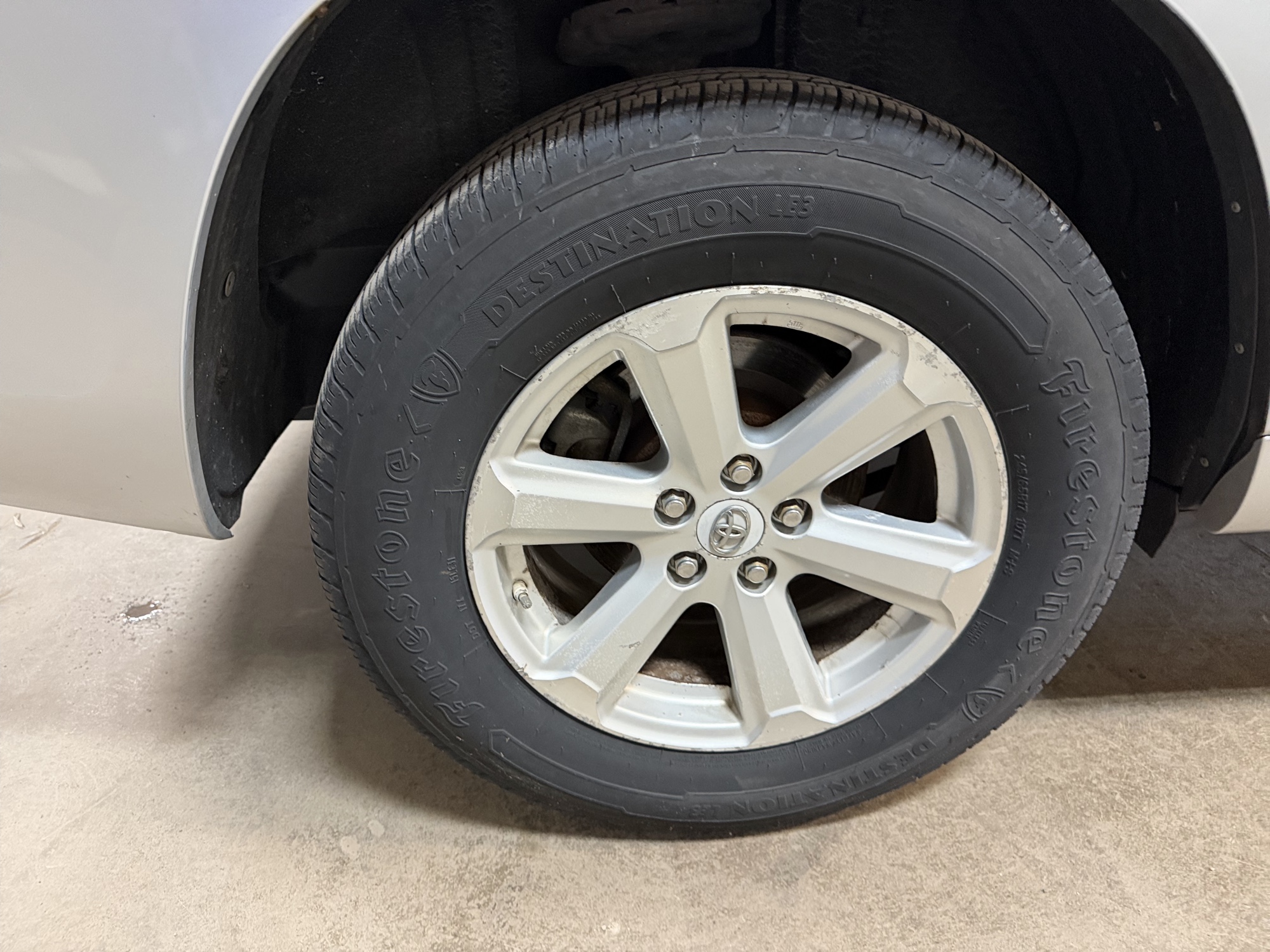 2008 toyota highlander base-4wd with 249077 miles for sale near elk-river, minnesota 106479_14_rear_pass_wheel.jpg