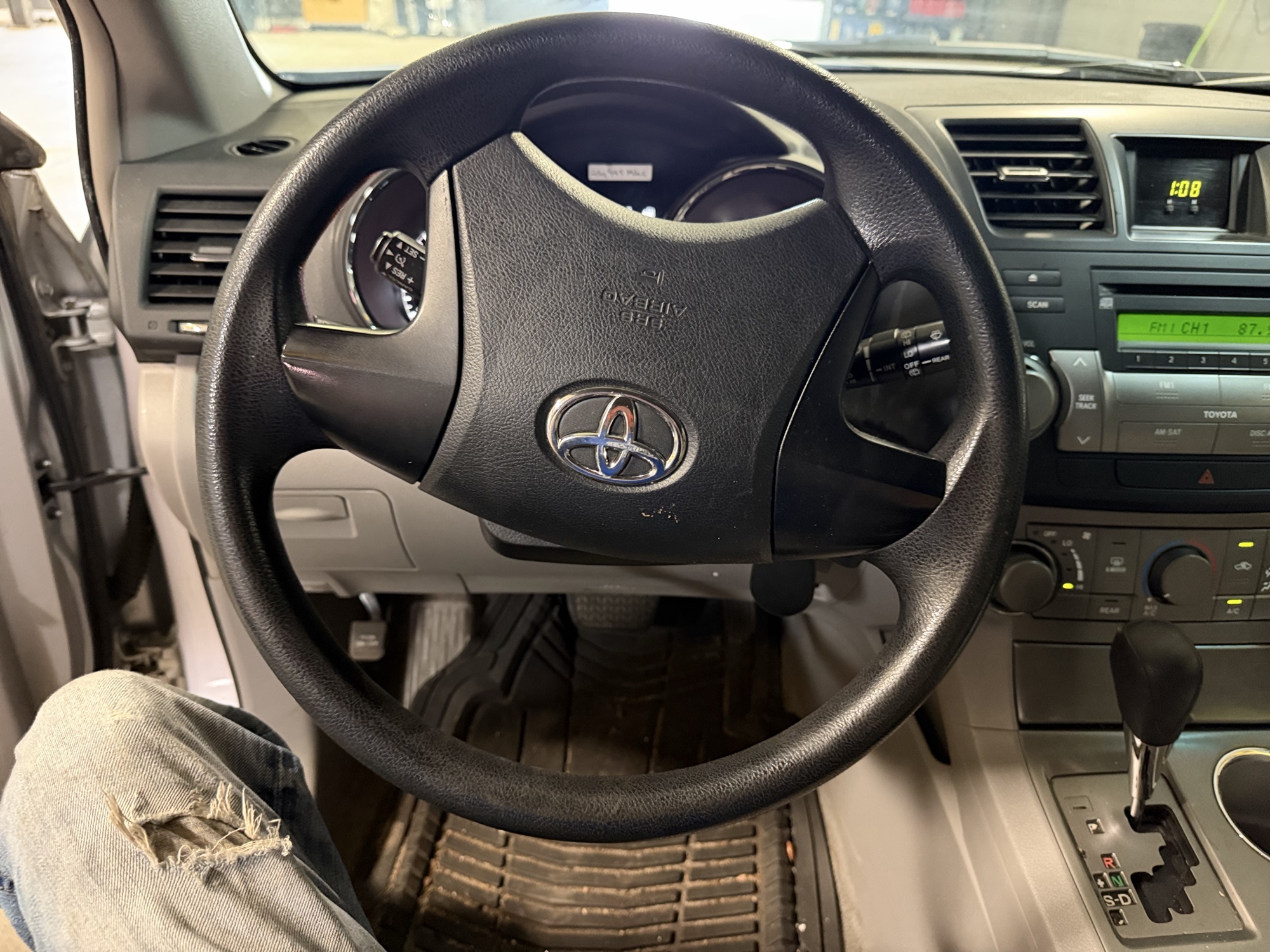 2008 toyota highlander base-4wd with 249077 miles for sale near elk-river, minnesota 106479_36_steering_wheel.jpg