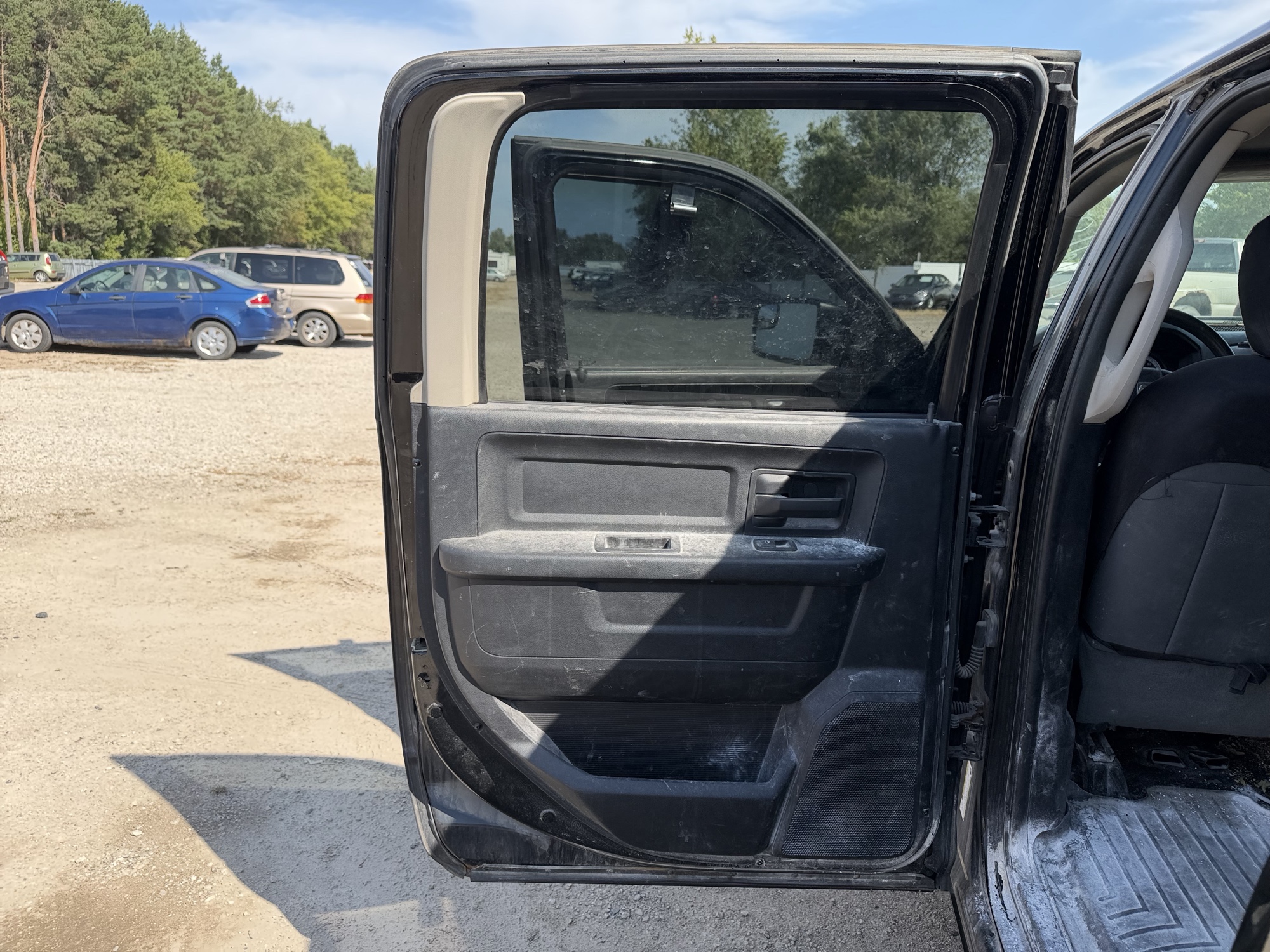 2014 ram 1500 tradesman-crew-cab-swb-4wd with 212172 miles for sale near elk-river, minnesota 106480_25_drv_rear_door_panel.jpg