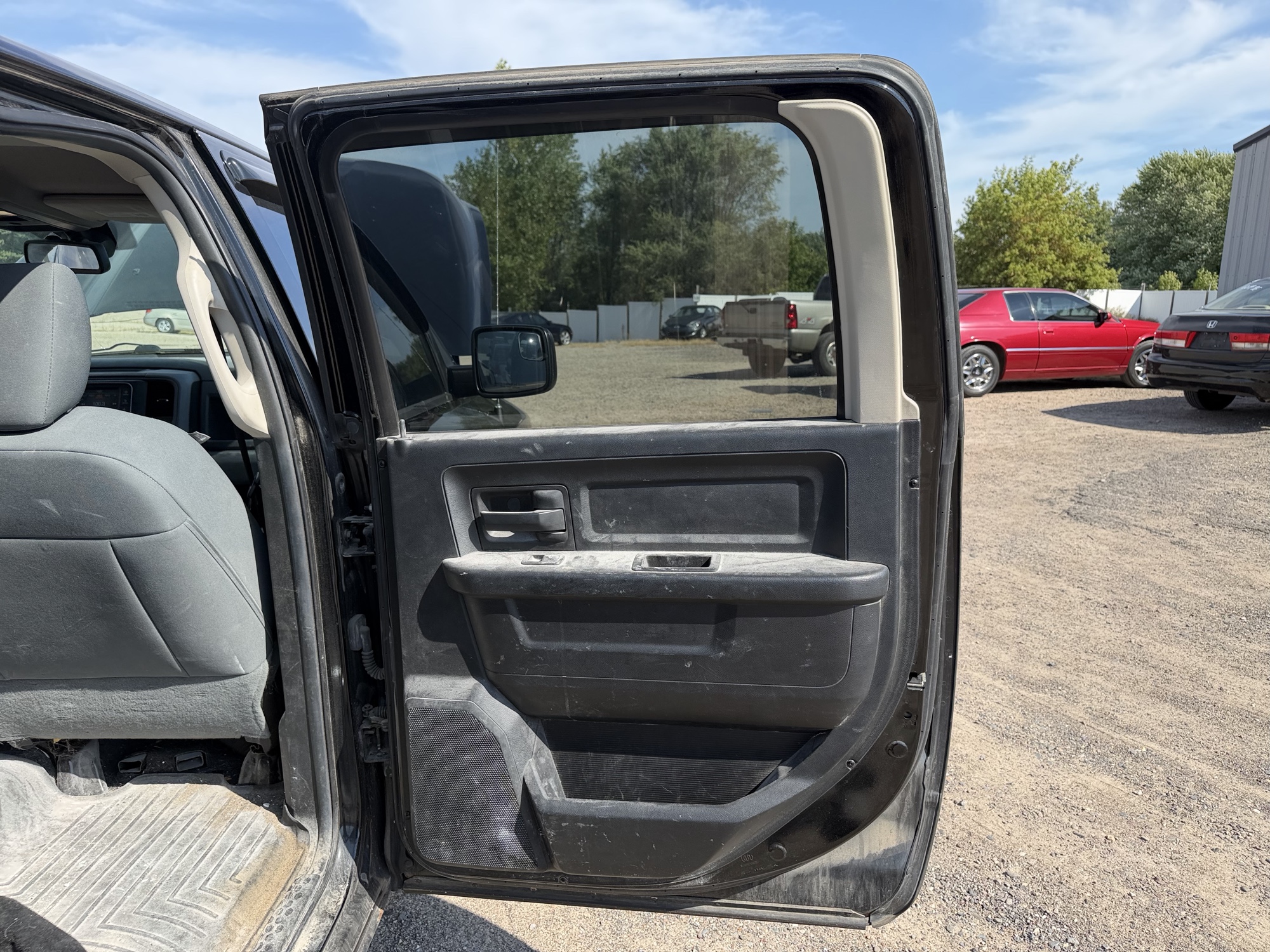 2014 ram 1500 tradesman-crew-cab-swb-4wd with 212172 miles for sale near elk-river, minnesota 106480_30_pass_rear_door_panel.jpg