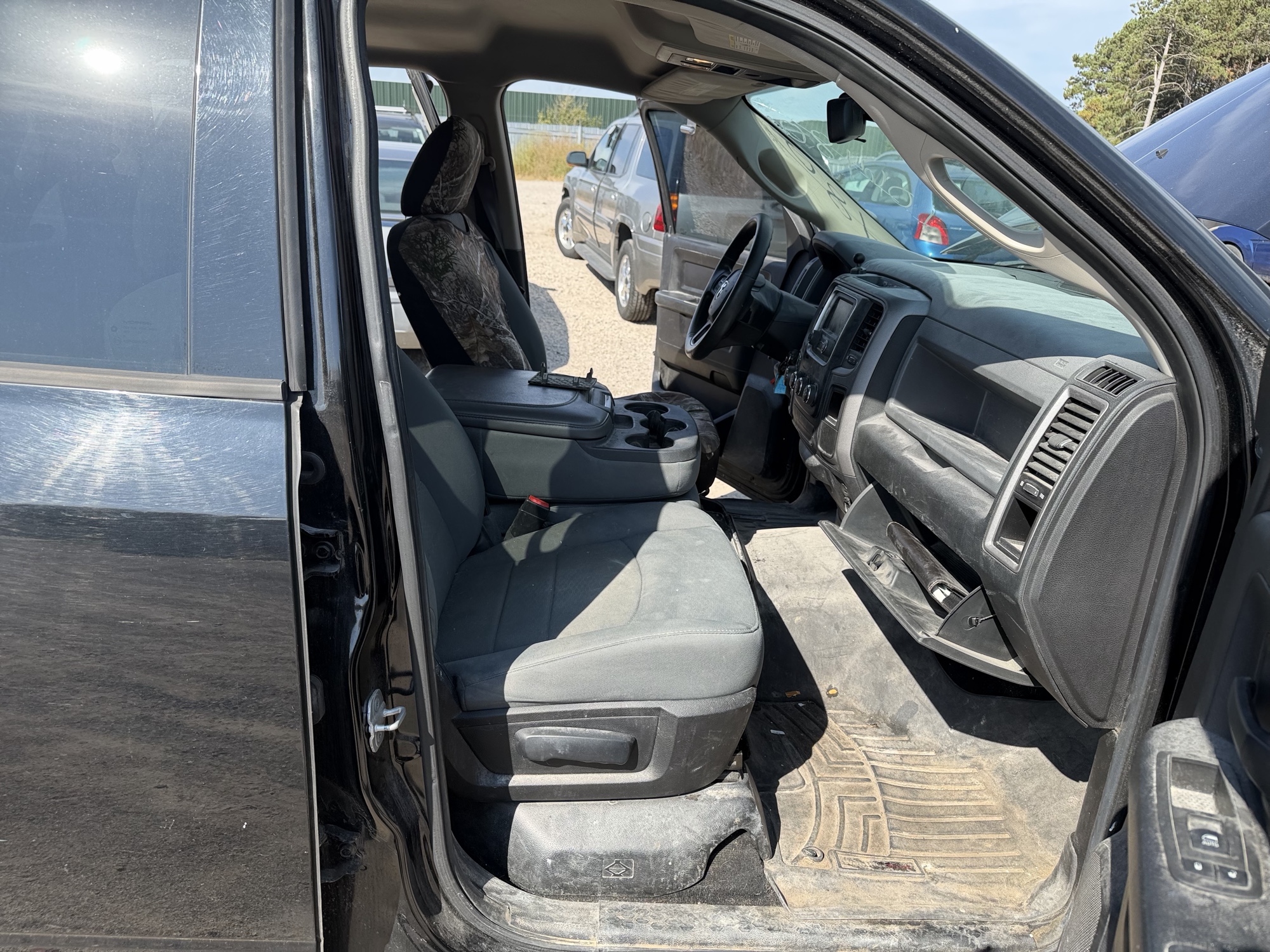 2014 ram 1500 tradesman-crew-cab-swb-4wd with 212172 miles for sale near elk-river, minnesota 106480_31_passenger_seat.jpg