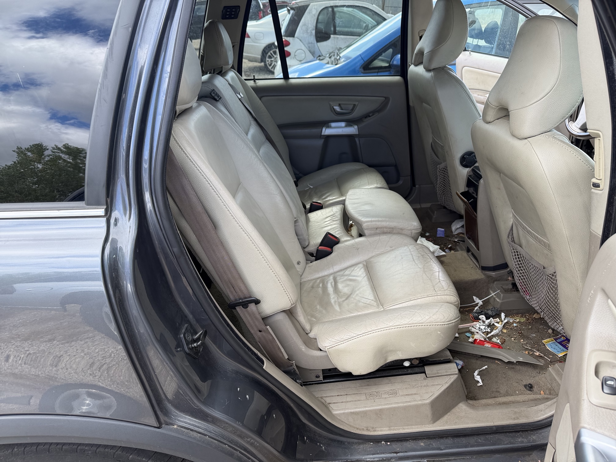 2006 volvo xc90 2.5t for sale near elk-river, minnesota 106483_28_pass_rear_seat.jpg