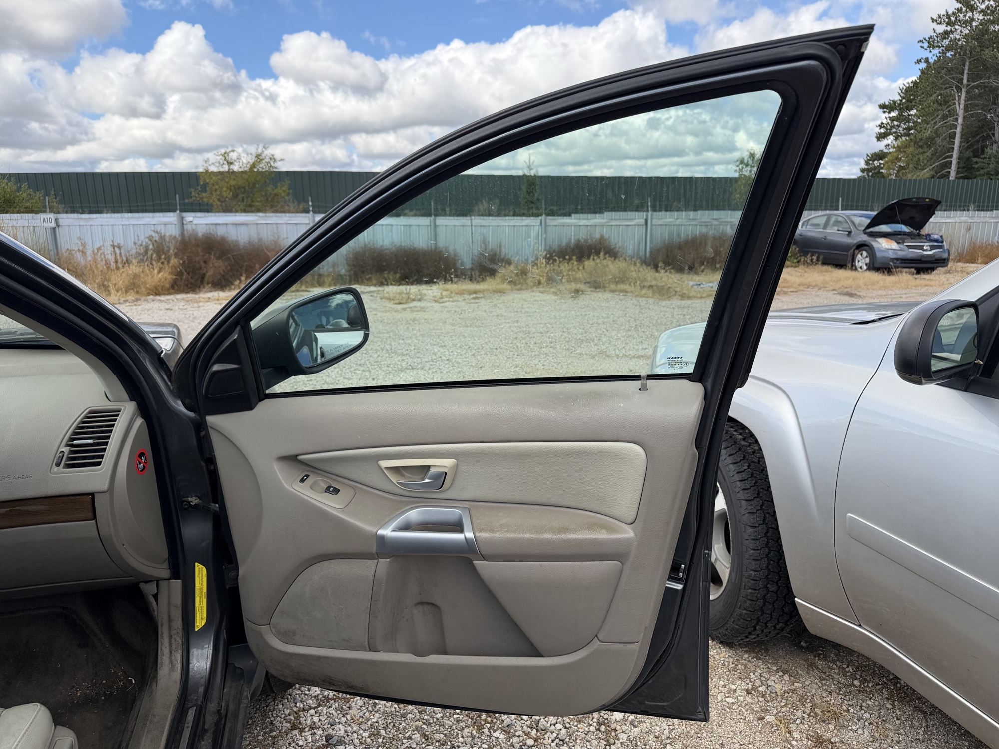 2006 volvo xc90 2.5t for sale near elk-river, minnesota 106483_32_passenger_door_panel.jpg