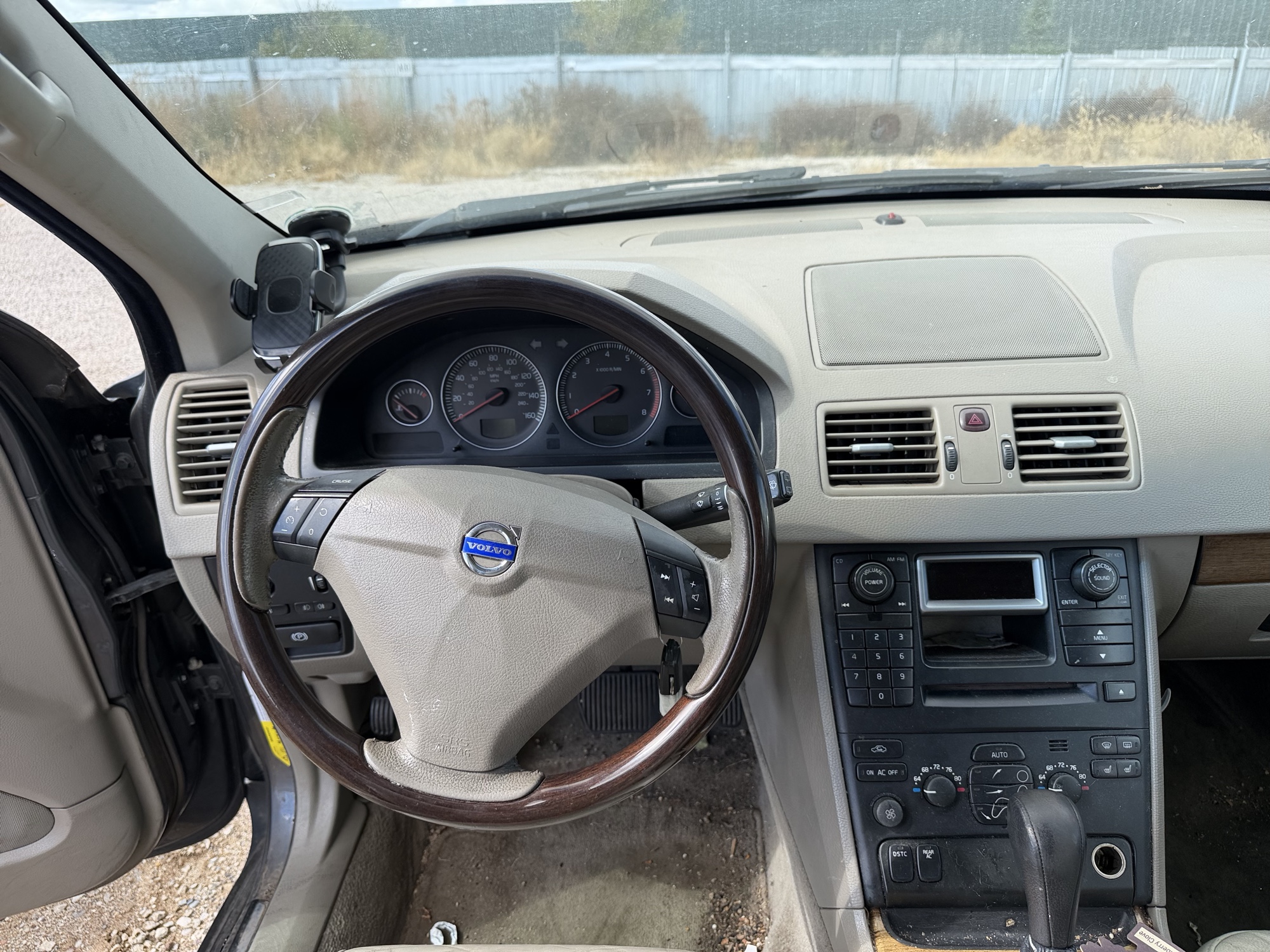 2006 volvo xc90 2.5t for sale near elk-river, minnesota 106483_33_dash_from_driver.jpg